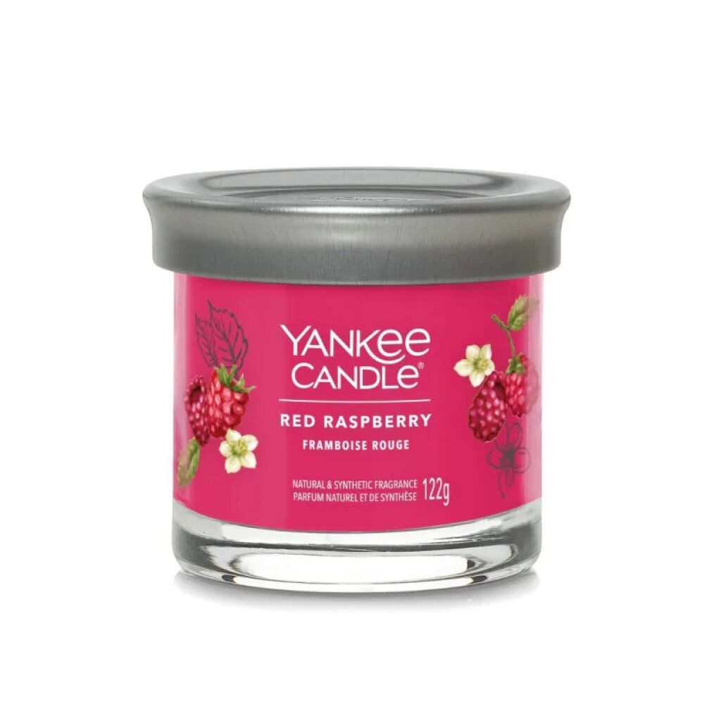Rote Duftkerze im Glasbehälter mit Deckel. Aufschrift: Yankee Candle, Red Raspberry, 122g. Abbildung von Himbeeren.