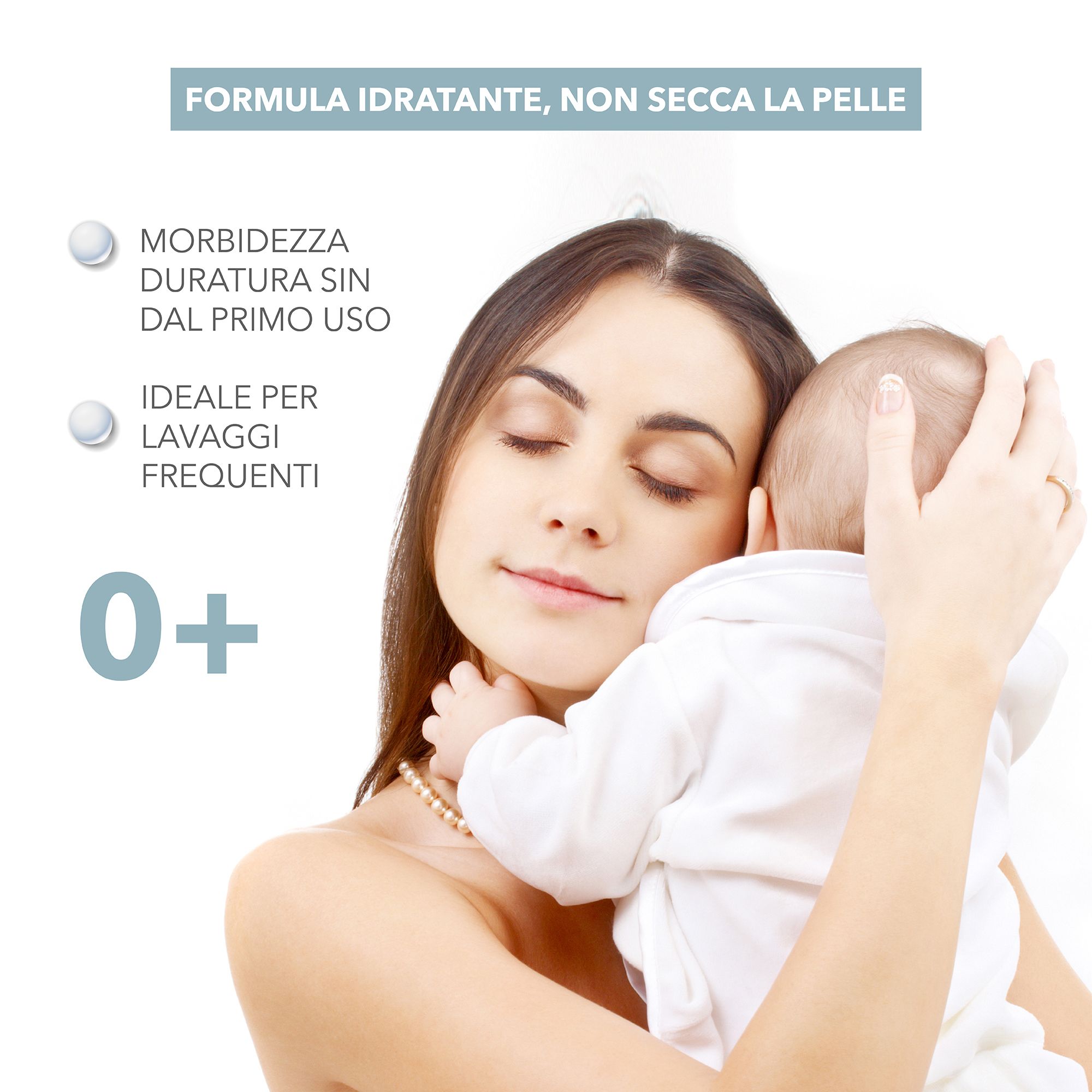 Mutter hält Baby. Text: Kikido, 0+. Grafiken: Morbidezza duratura, Ideale per lavaggi frequenti.
