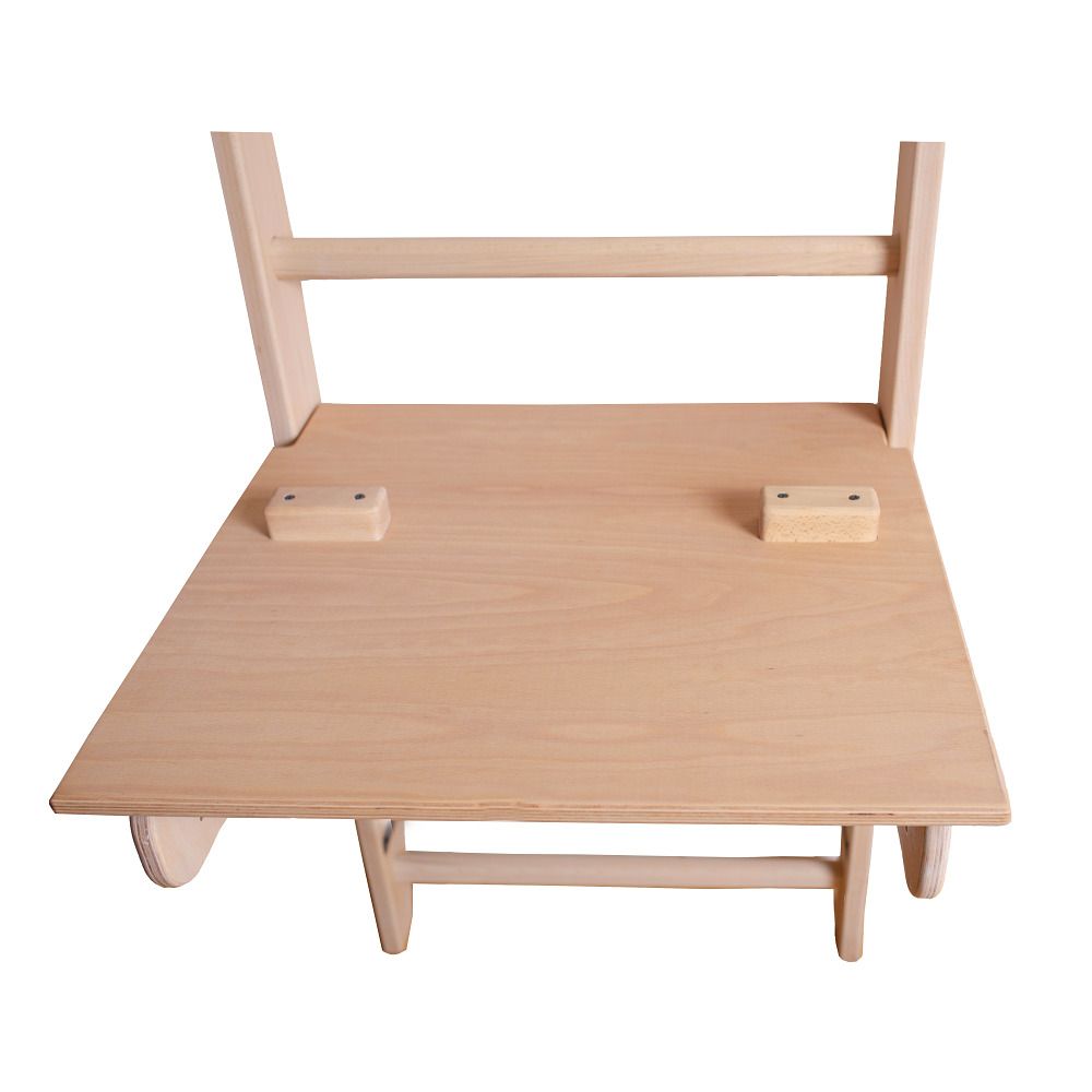 Oberseite des Schreibtischaufsatzes aus Holz für ein Klettergerüst.