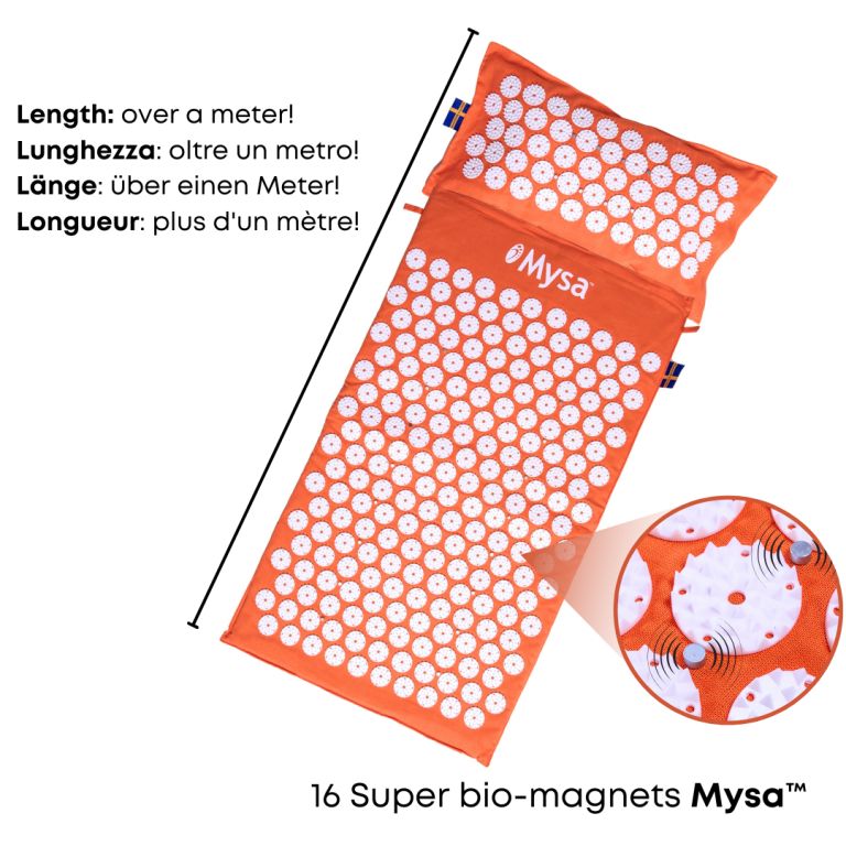 Orangenes Akupressur-Set mit weißen Noppen. Enthält Matte und Kissen. Produktname: Mysa. Mit 16 Bio-Magneten.