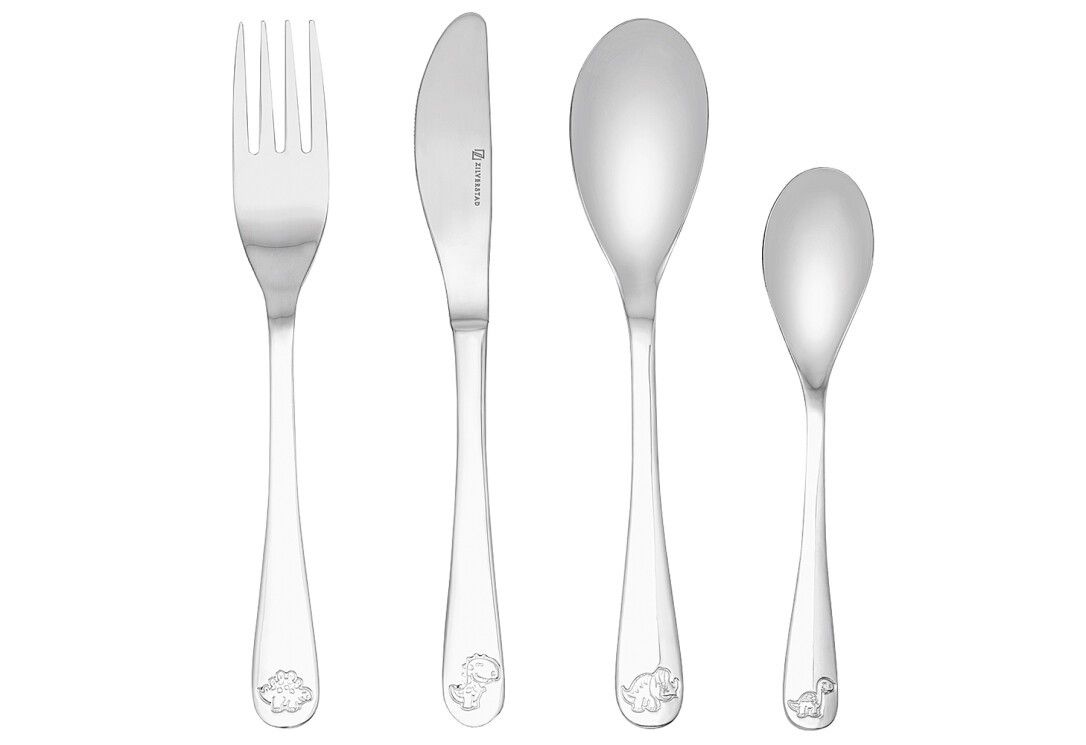 Kinderbesteck-Set, 4-teilig, Edelstahl. Gabel, Messer, Esslöffel und Teelöffel. Dinosaurier-Dekor an den Griffen.