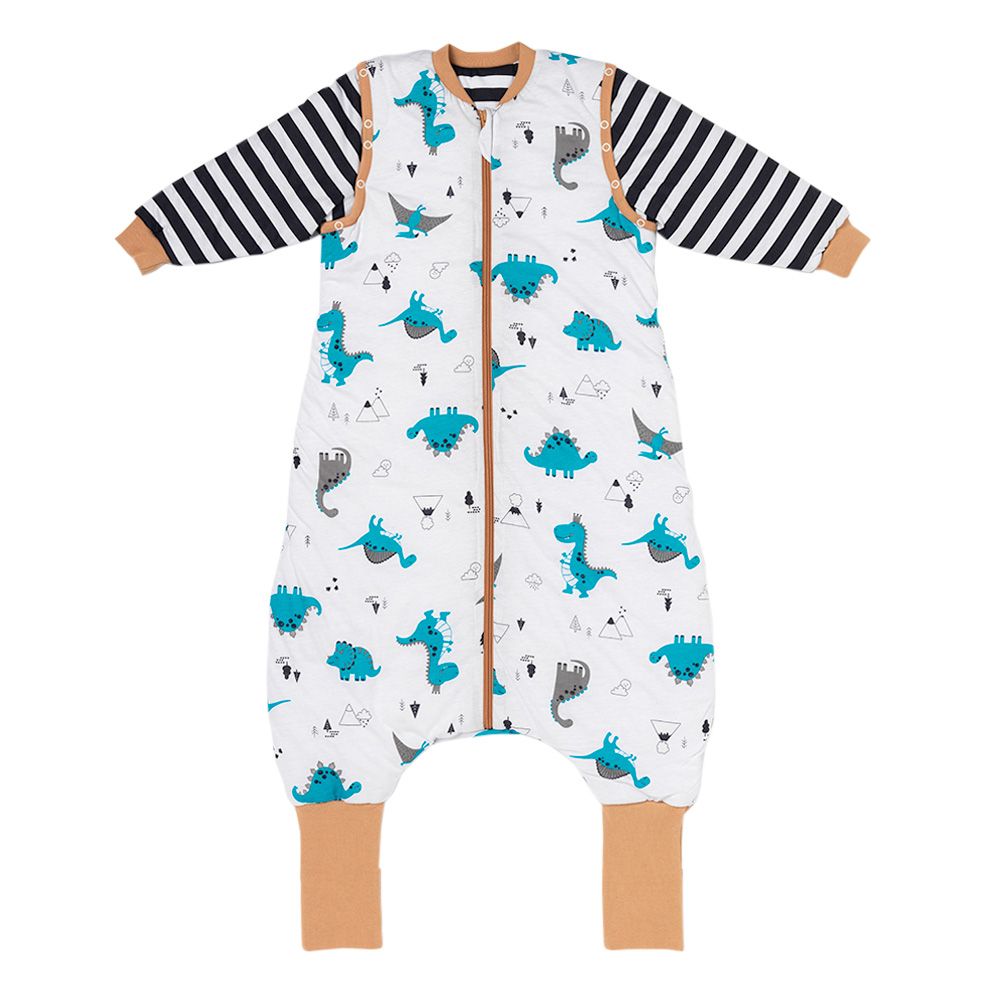 Kinderschlafsack mit Beinen, weiß mit Dino-Muster, Reißverschluss, braune Bündchen und gestreifte Ärmel.