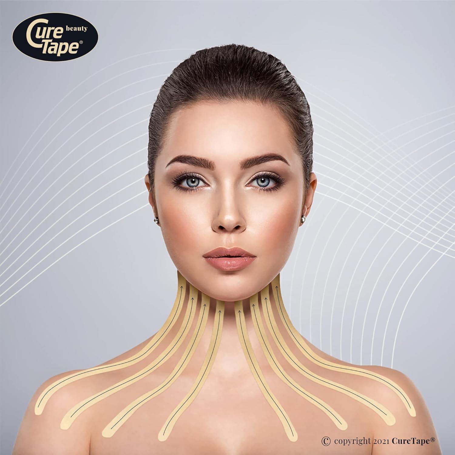 Frau mit CureTape auf Hals und Schultern. Beige Tape-Streifen. CureTape Logo.