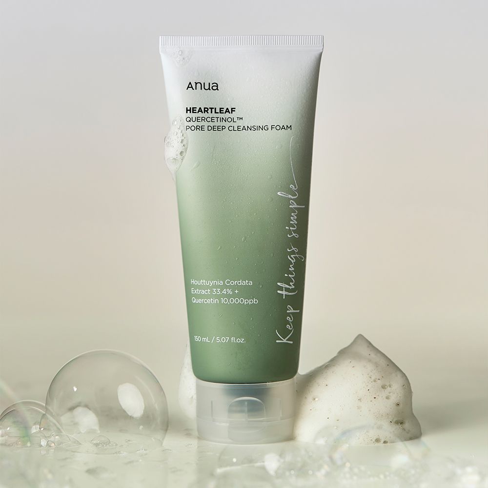 Anua Heartleaf Pore Deep Cleansing Foam Tube mit Schaum.