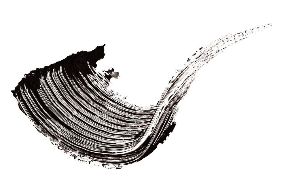 Schwarzer Mascara-Strich auf weißem Hintergrund. Textur mit Borstenmuster.