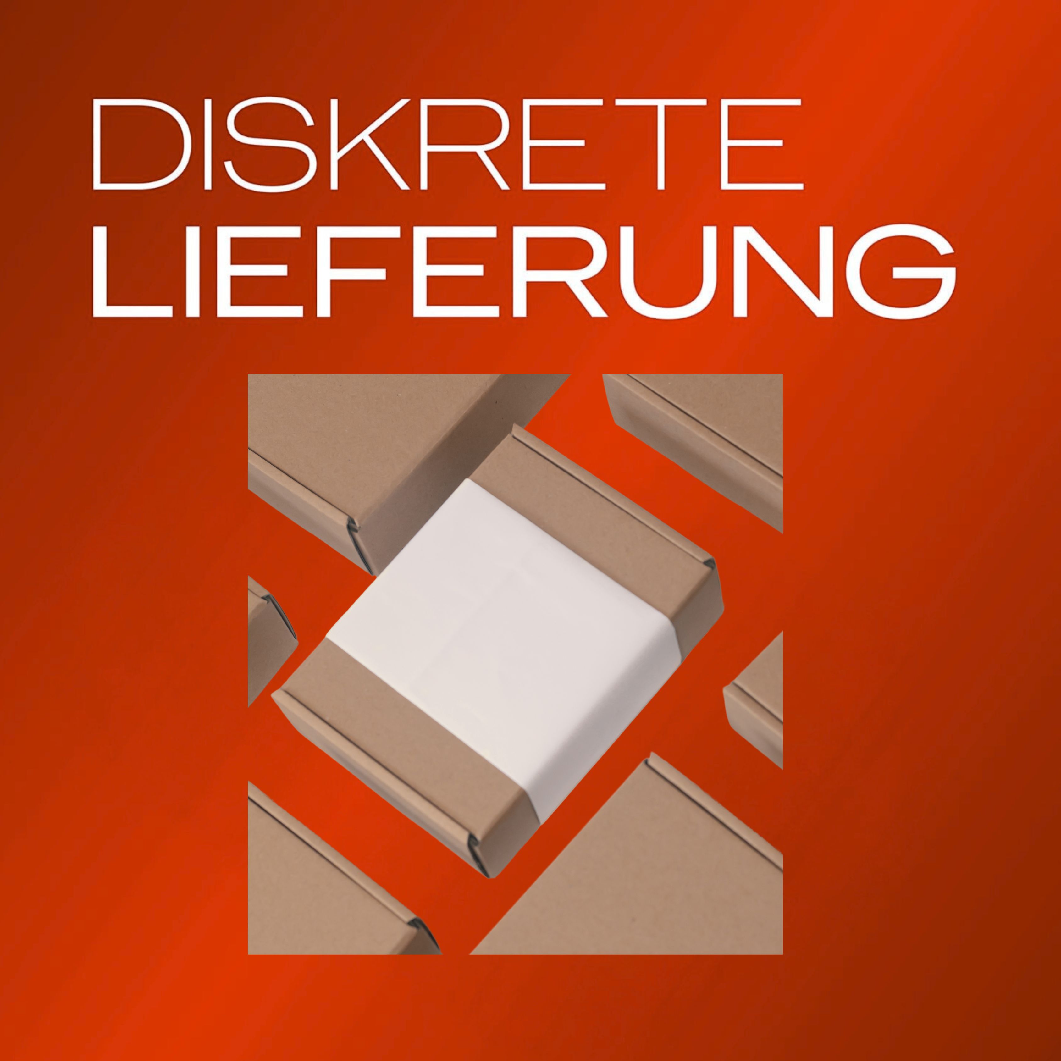 Braune Kartons mit weißem Klebeband. Text: DISKRETE LIEFERUNG. Hintergrund: orange.
