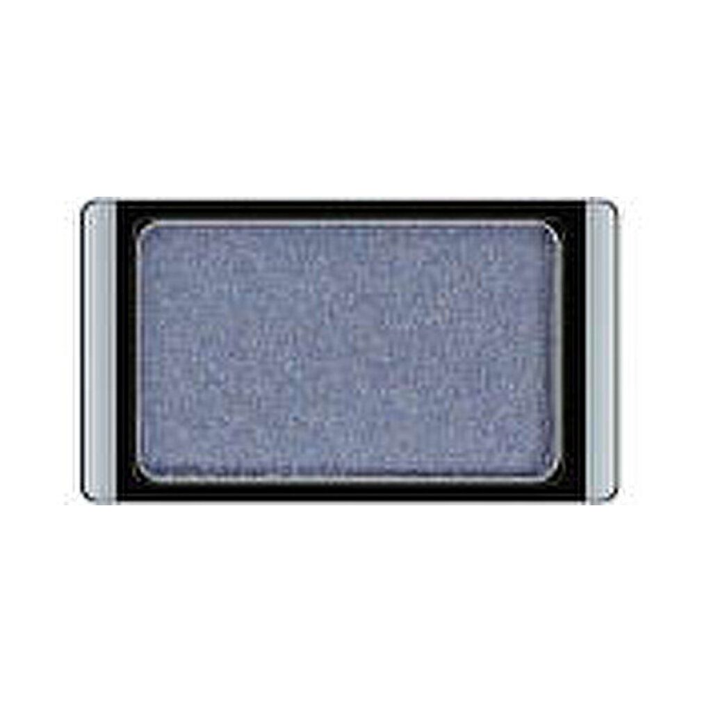 Blauer Lidschatten in rechteckiger, schwarzer und silberner Kompaktverpackung.