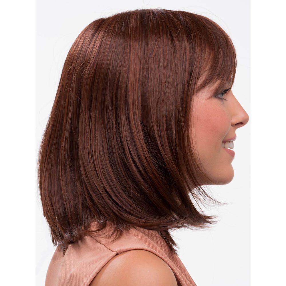 Profil einer Frau mit braunem Haarteil mit Pony. Das Haar ist schulterlang und glatt.