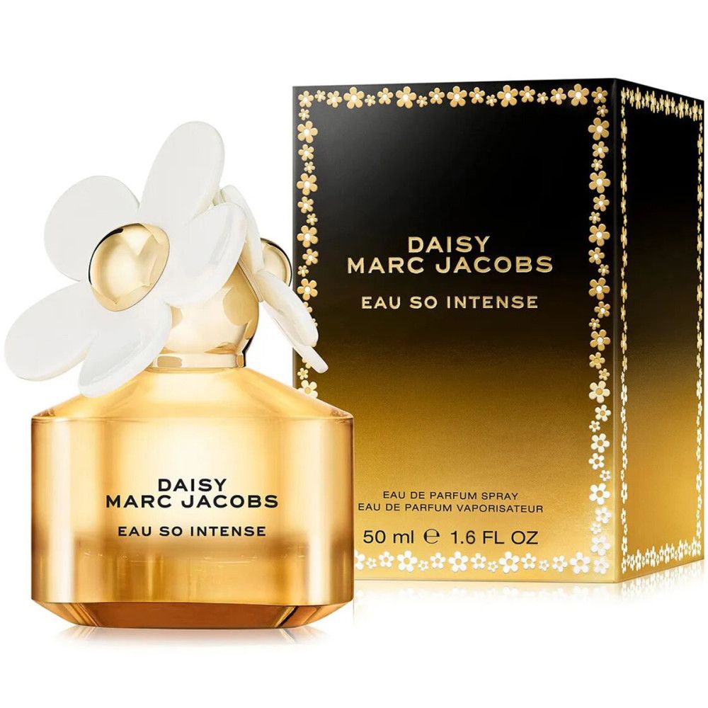 Parfümflasche mit weißer Blüte und Karton. Aufschrift: Daisy Marc Jacobs Eau So Intense. 50 ml.