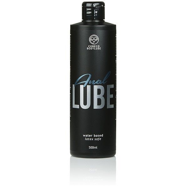 Schwarze Flasche mit "Anal Lube"-Aufschrift. Wasserbasiert, latexfrei. 500ml.