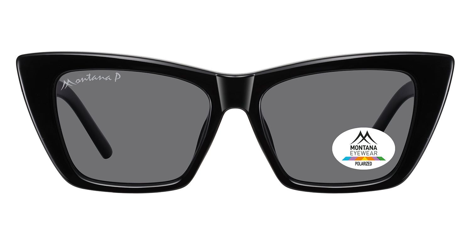 Schwarze Sonnenbrille mit eckigen Gläsern. Montana Eyewear Logo und polarisiert-Aufkleber. Schwarzer Rahmen mit Bügeln.