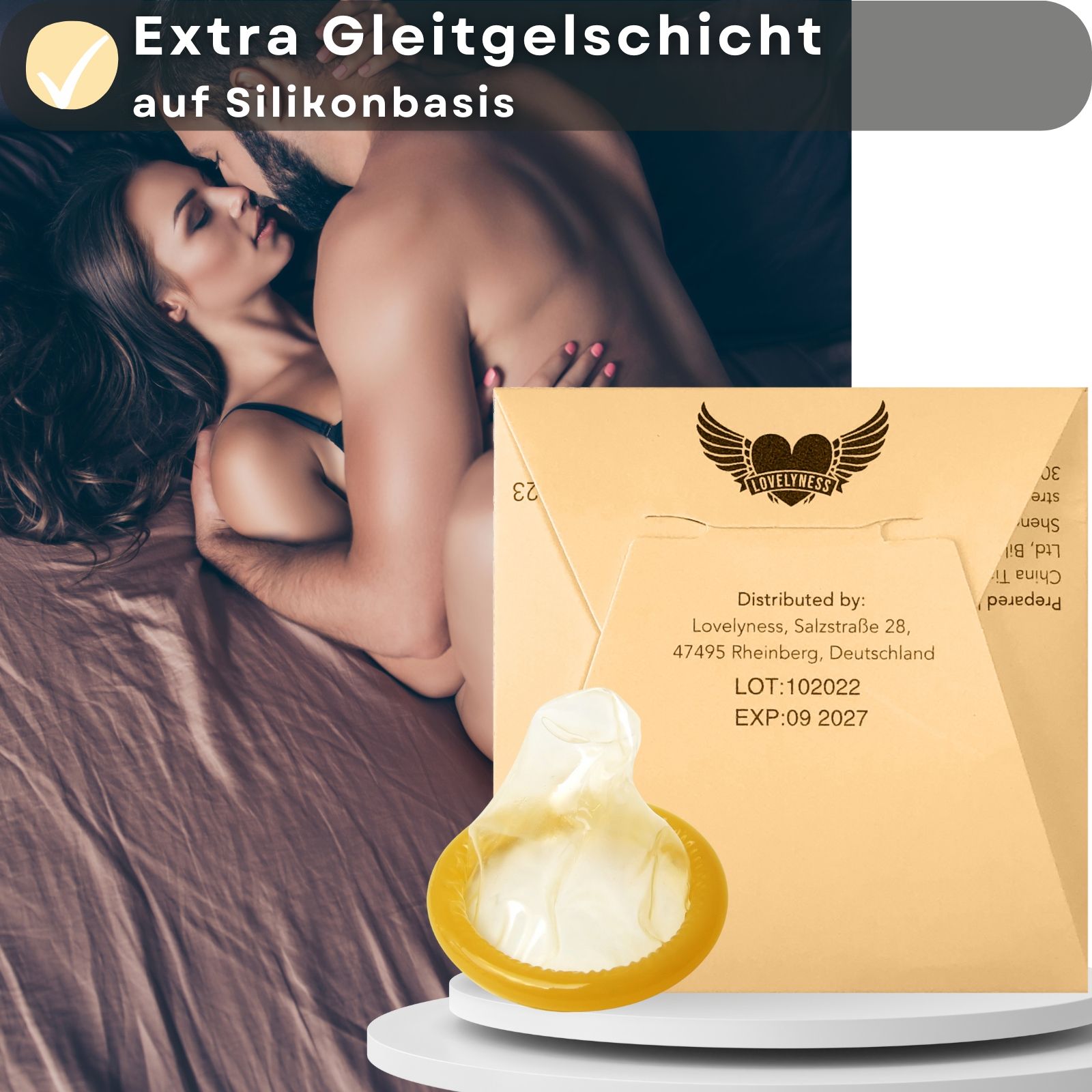 Kondom-Verpackung und Kondom. Text: Extra Gleitgelschicht auf Silikonbasis. Logo: Lovelyness. Haltbarkeit.