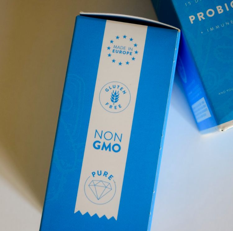 Verpackung mit Siegeln: Hergestellt in Europa, Glutenfrei, Non GMO, Reinheit.