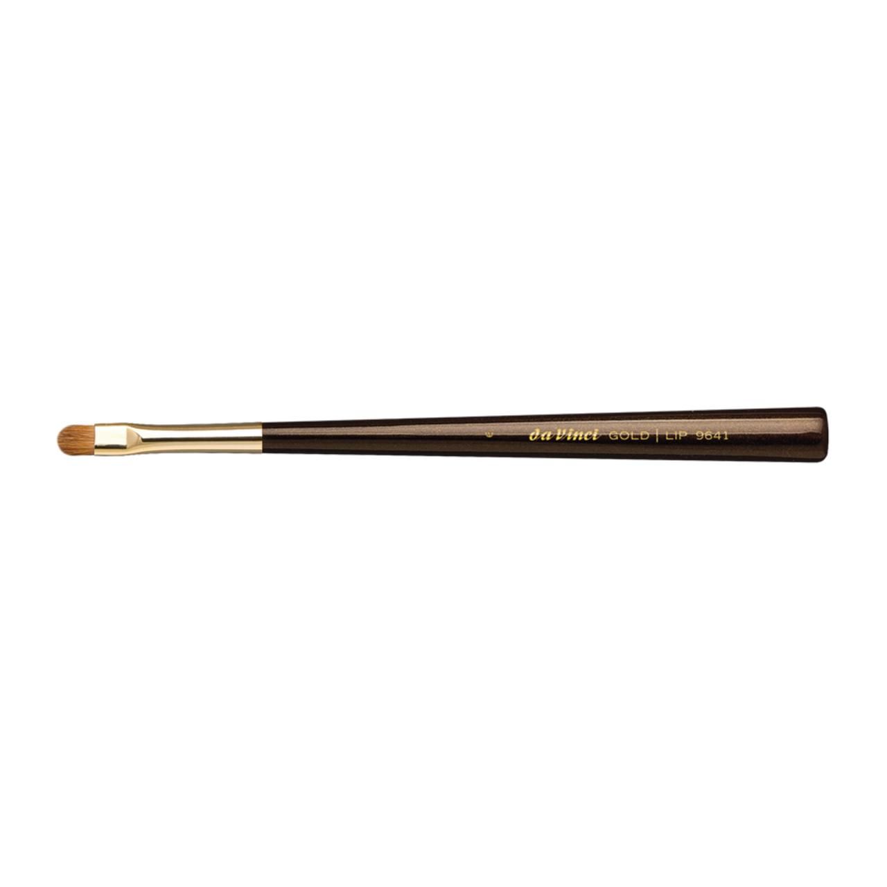 Lippenpinsel mit braunem Holzgriff und goldfarbener Metallhülse. Aufschrift: Da Vinci GOLD LIP 5641.