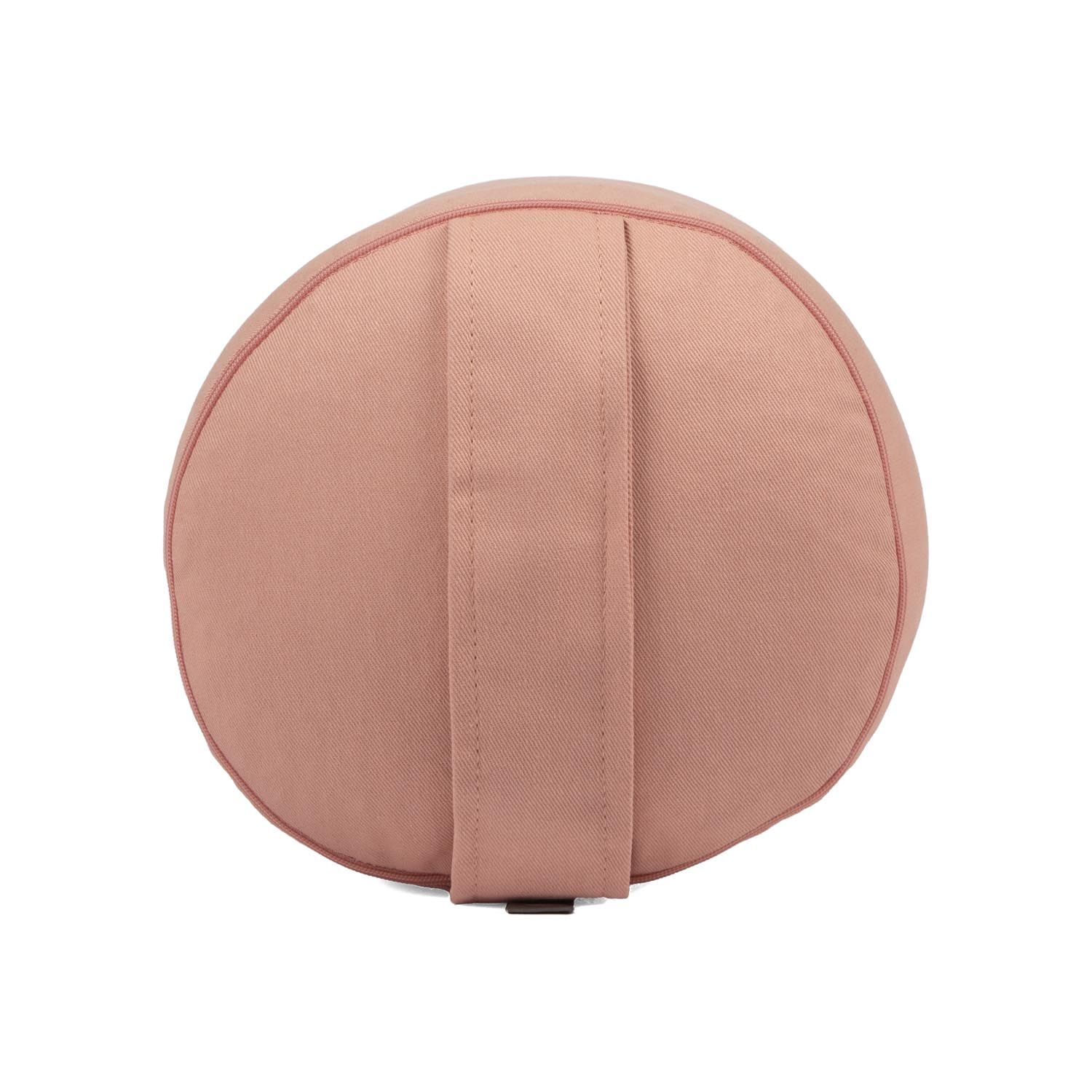Rundes Yoga-Bolster, rosa. Mit Trageschlaufe. Stoffbezug, abgerundete Form. Keine Logos oder Kennzeichnungen sichtbar.