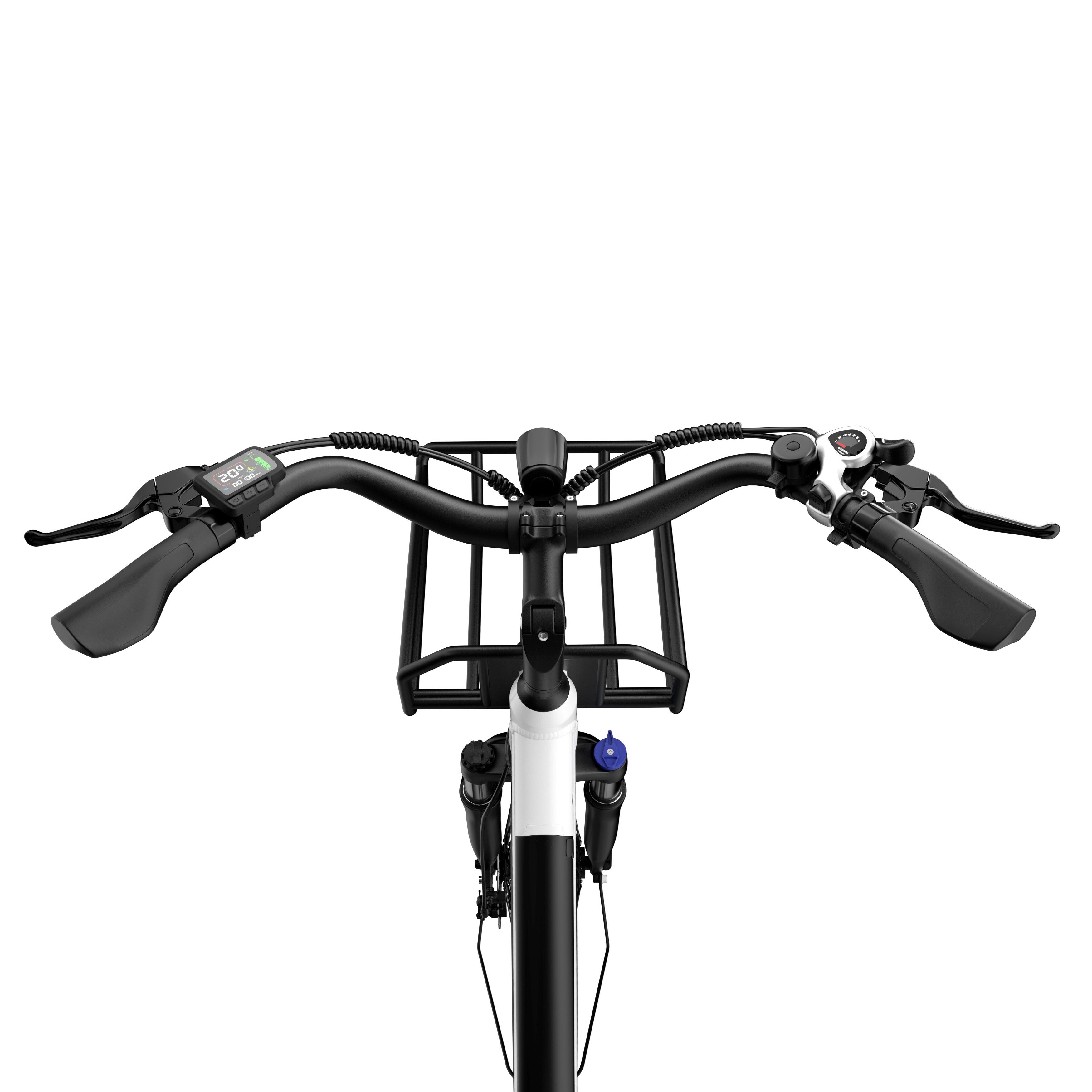Lenkeransicht eines weißen E-Bikes. Korb, Display, Bremsen und Bedienelemente sichtbar.