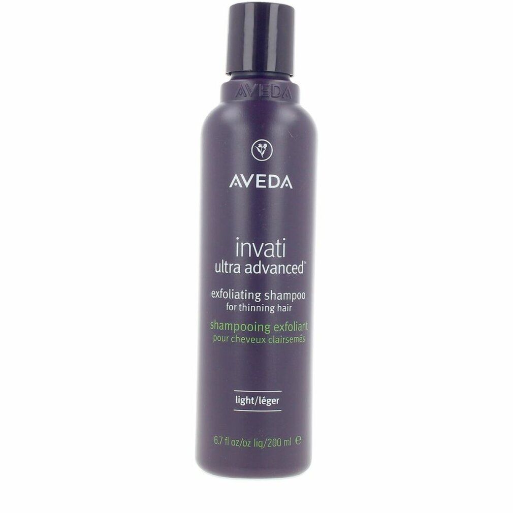 Dunkelviolette Flasche mit schwarzem Deckel. Aufschrift: Aveda, invati ultra advanced, Exfoliating Shampoo. Light/léger.