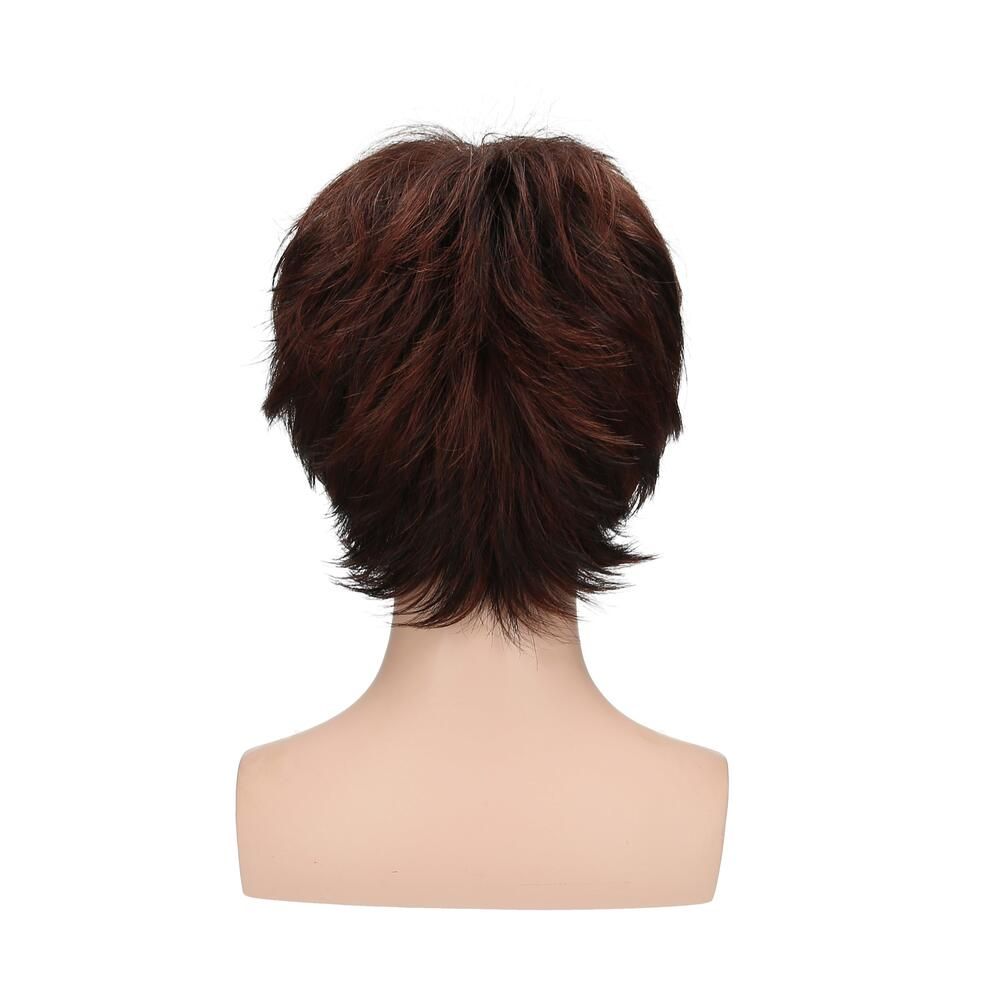 Perücke Mary, braun, mit kurzem, fransigem Schnitt. Rückansicht auf einer Büste.