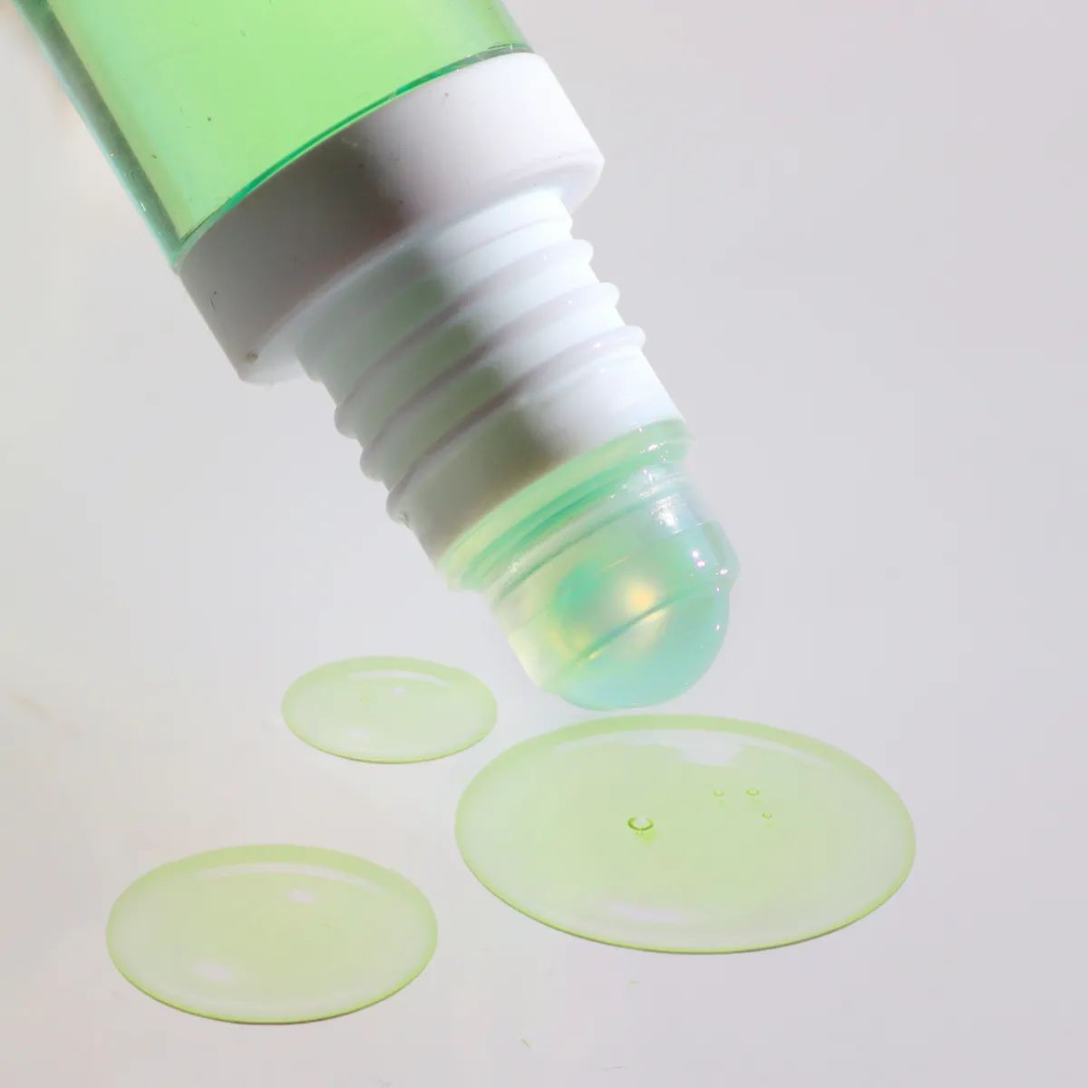 LONDONTOWN Kur Roll & Glow Cuticle Oil Agave Pear Nagelhautöl