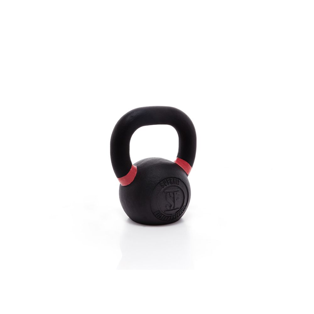 Schwarze Gusseisen Kettlebell mit rotem Akzent am Griff. SF-Logo auf der Kugel. Schwarzer Griff.