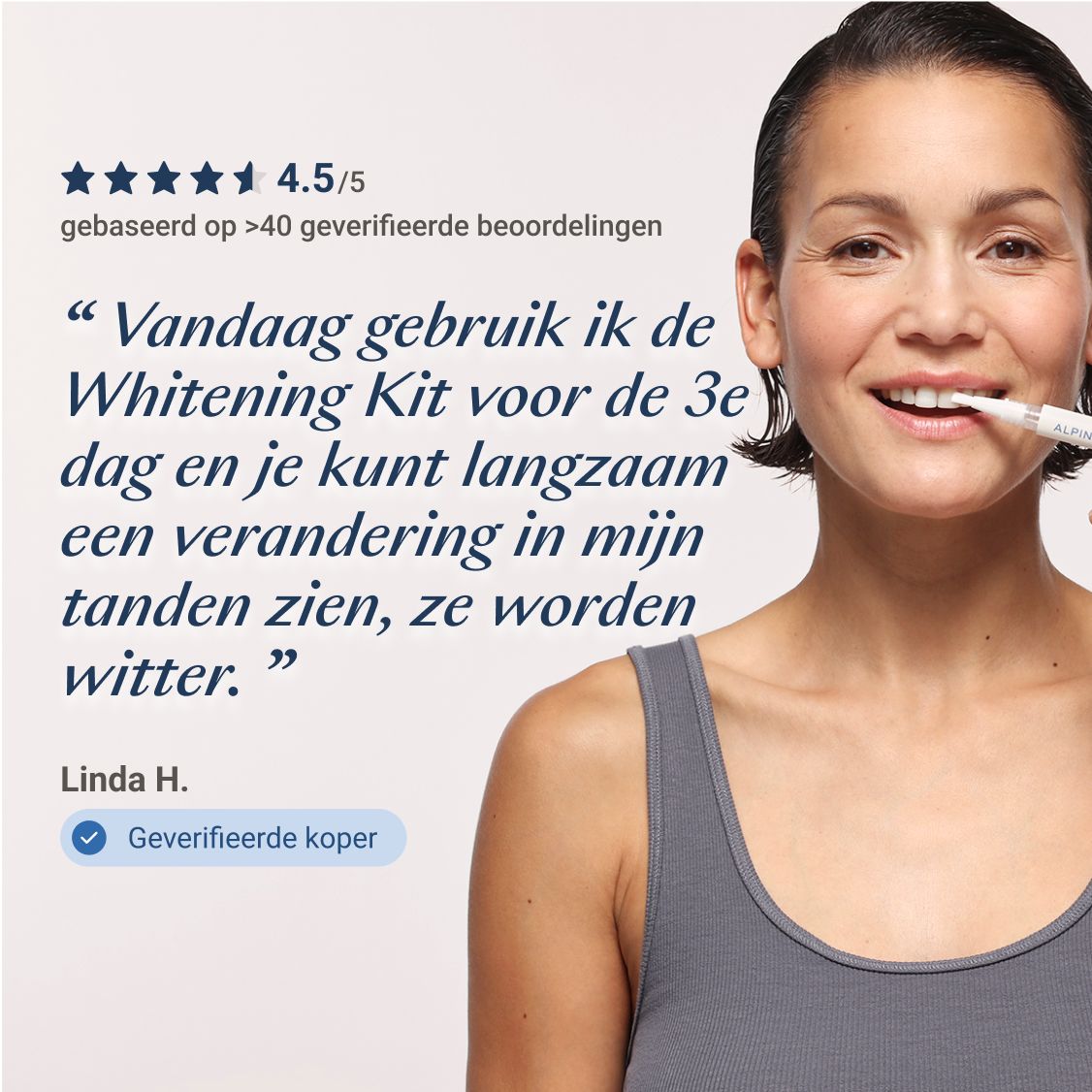 Vrouw met mondstuk dat blauw oplicht.