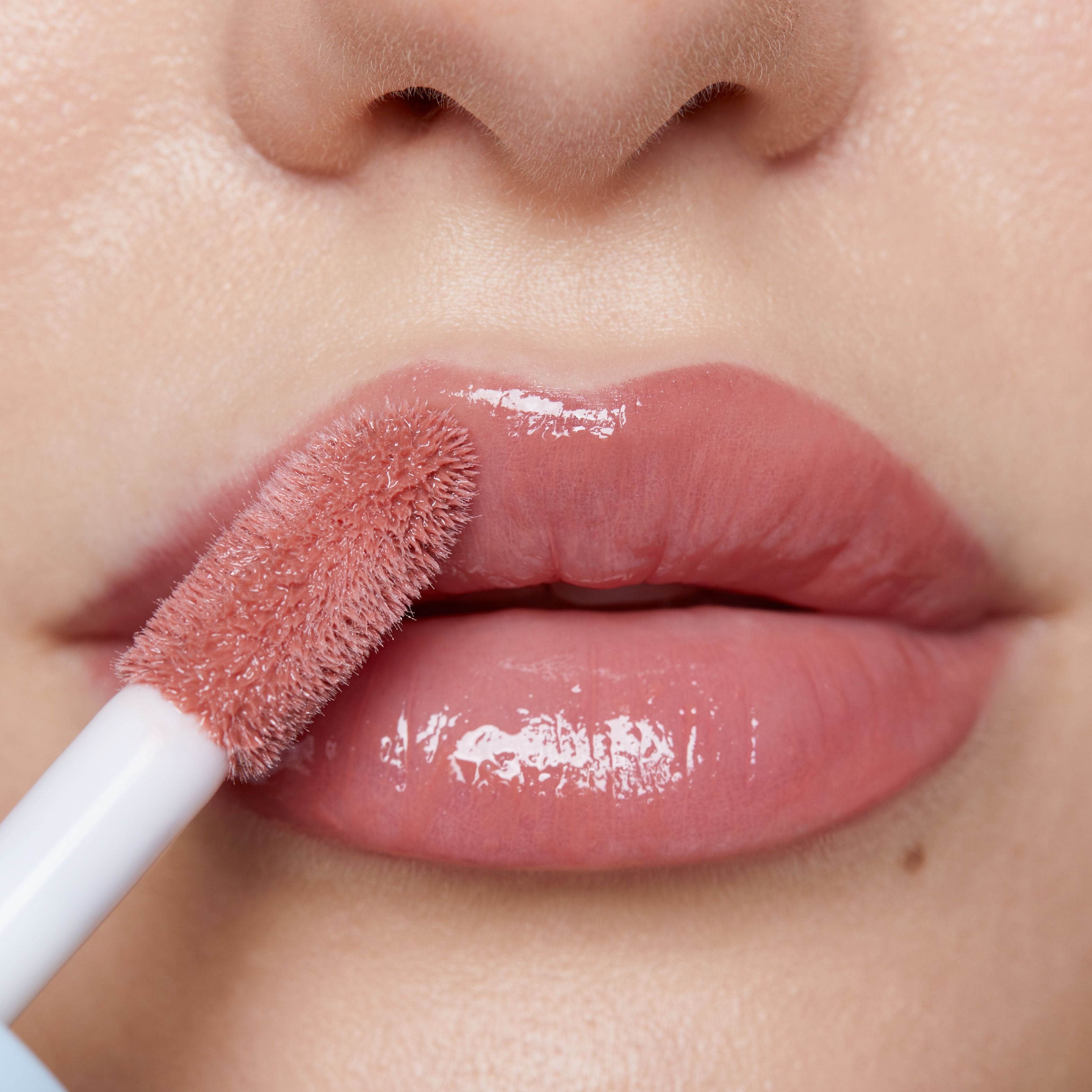 Plumpy Lip Gloss - Feuchtigkeitsspendende Pflege mit Volumeneffekt