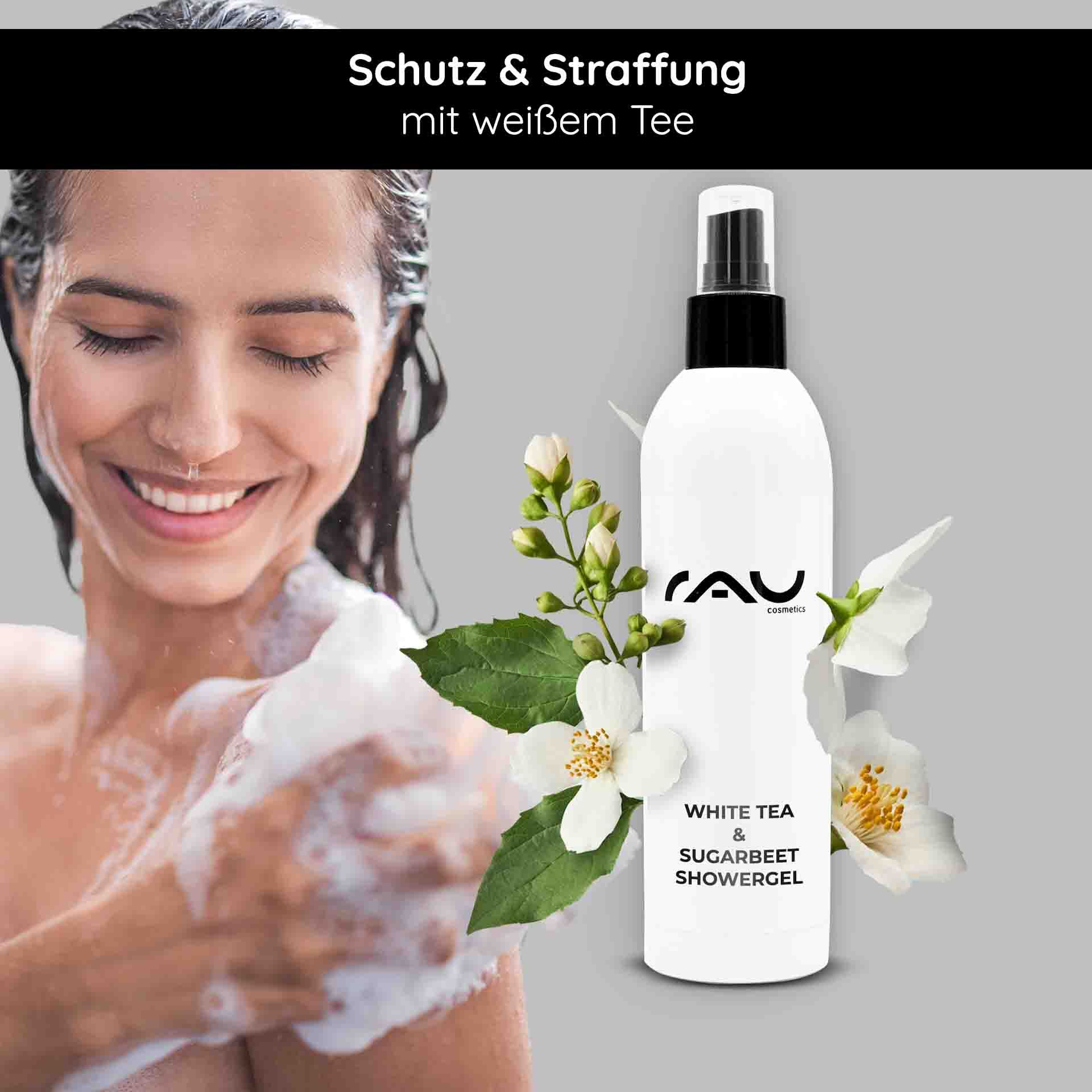 Frau duscht sich. Weiße Flasche mit schwarzem Pumpkopf. Aufschrift: RAU Cosmetics, White Tea & Sugarbeet Showergel. Blumen.