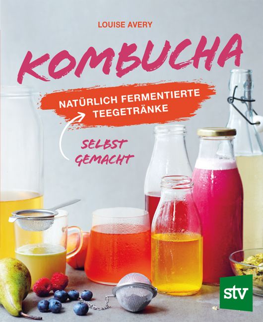 Buchcover mit dem Titel „Kombucha“. Flaschen mit fermentierten Getränken, Früchte und Zubehör.