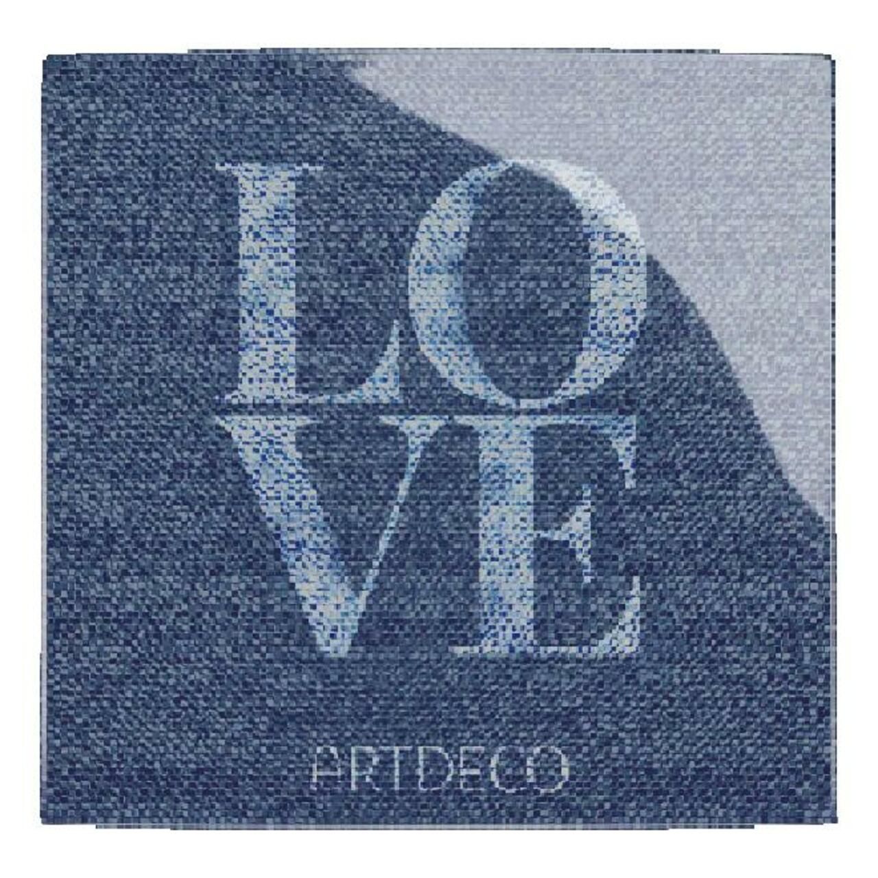 Quadratische Kosmetikbox mit Denim-Optik, Aufschrift LOVE und ARTDECO-Logo.