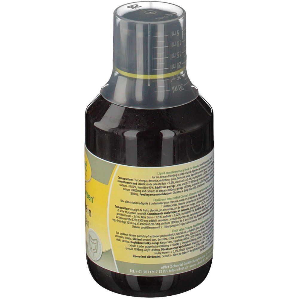 Braune Flüssigkeit in einer Flasche mit Messskala. Etikett mit Produktinformationen. Transparenter Verschluss.