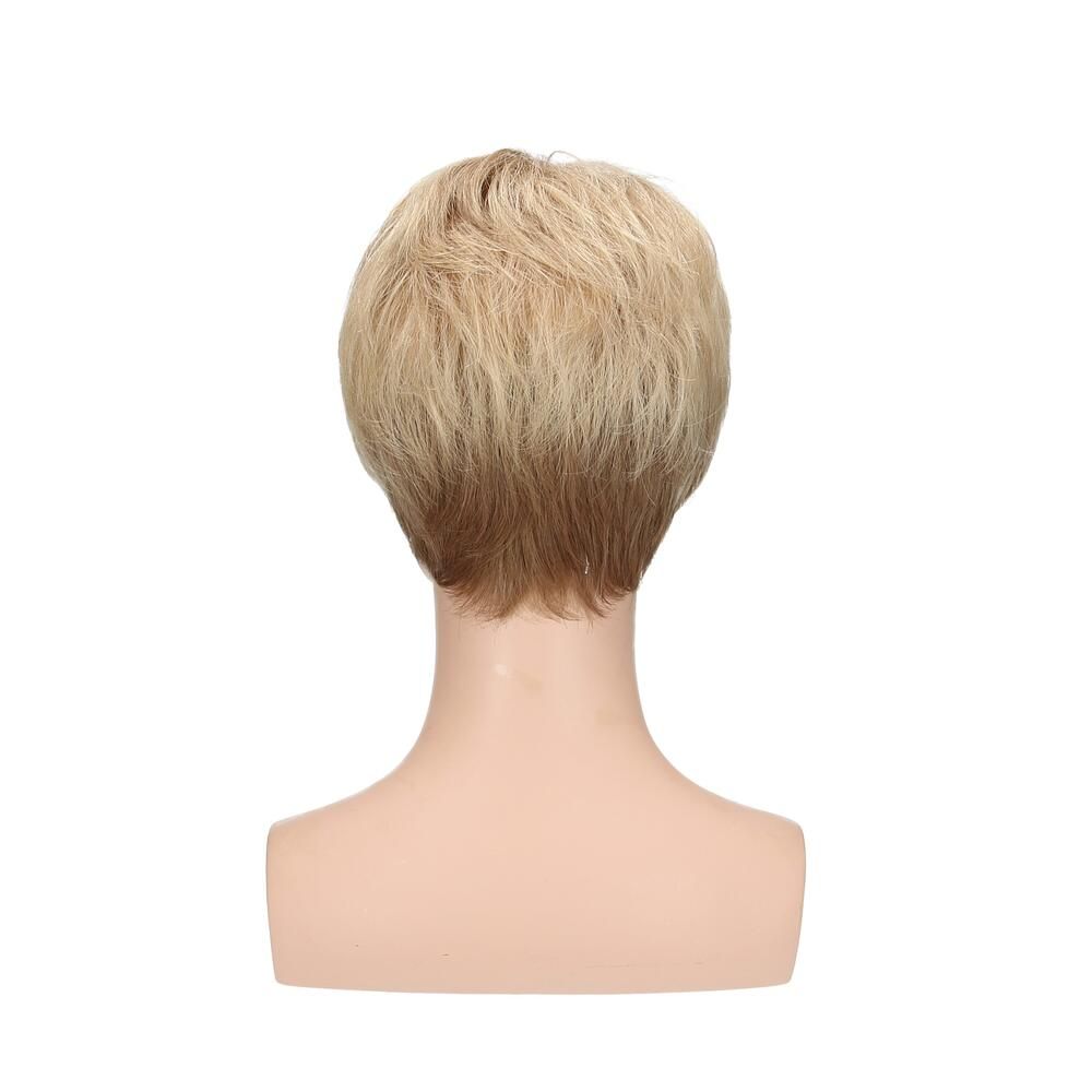 Blonde Perücke auf einem Schaufensterkopf. Rückansicht. Kurze, gewellte Haare. Hautfarbener Kopf.