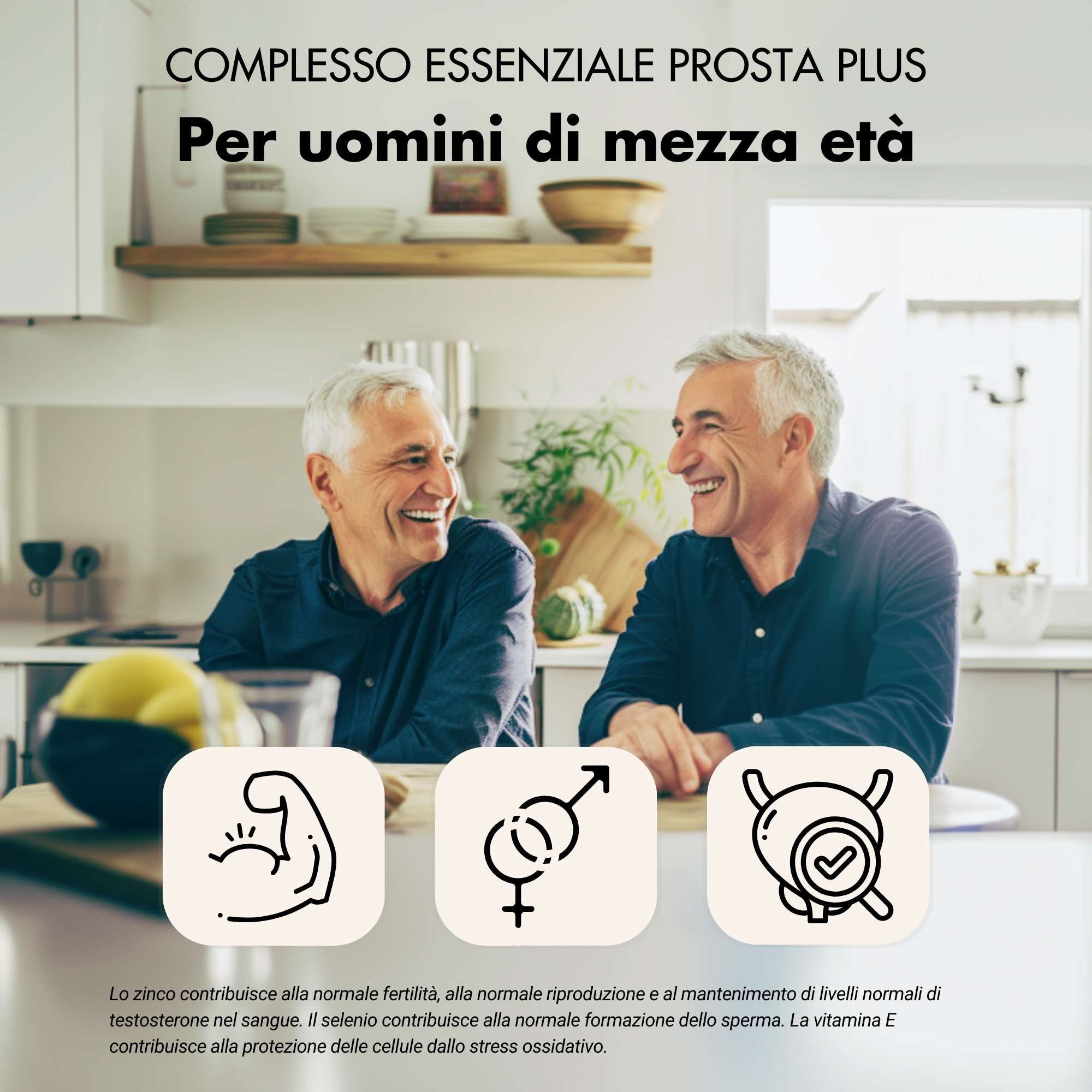 Due uomini di mezza età ridono in cucina. Icone: muscolo, simbolo maschile, simbolo della prostata. Testo su fertilità e spermatozoi.