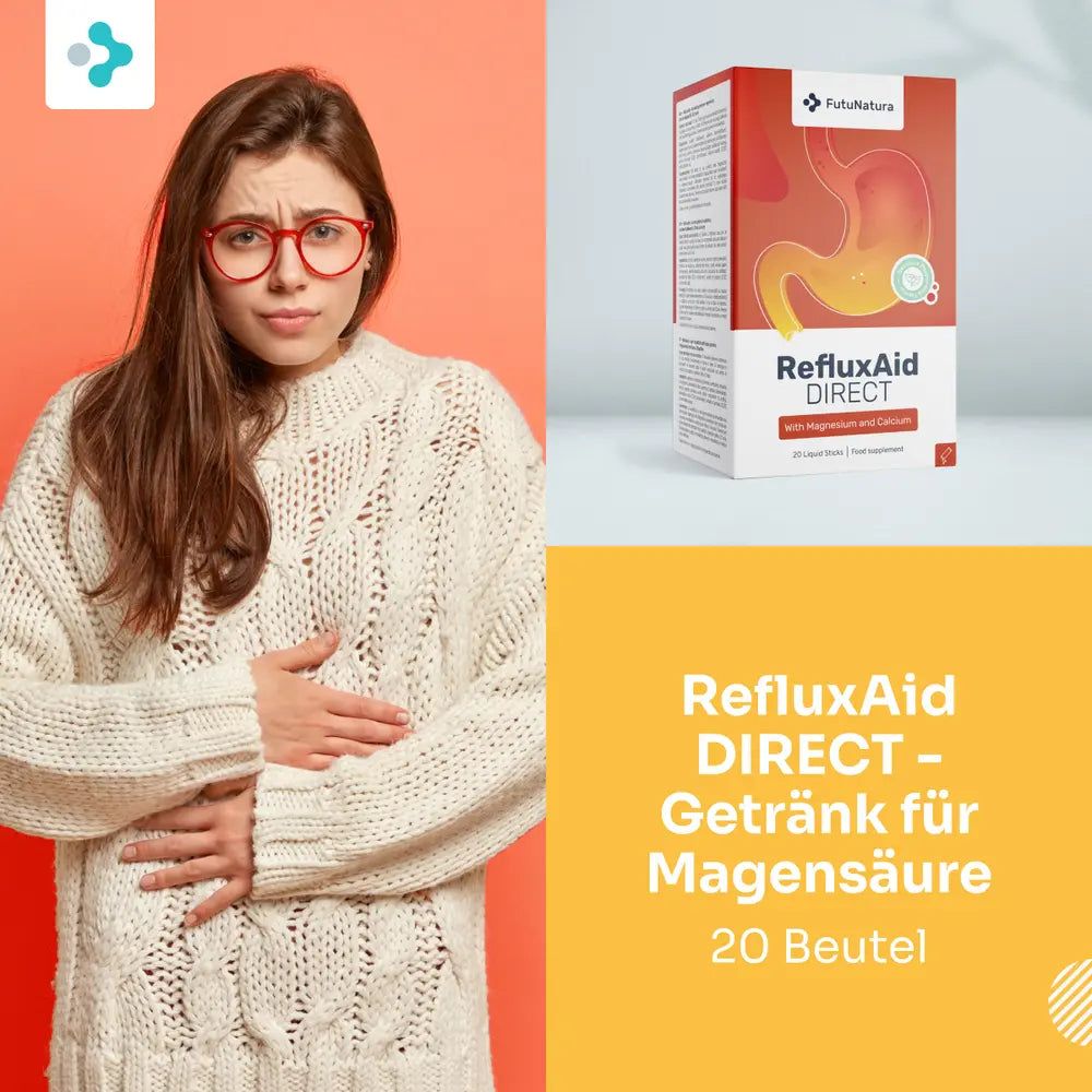 Frau mit Bauchschmerzen neben Produktverpackung. Produktname und Logo sichtbar. Verpackung mit Abbildung des Magens.