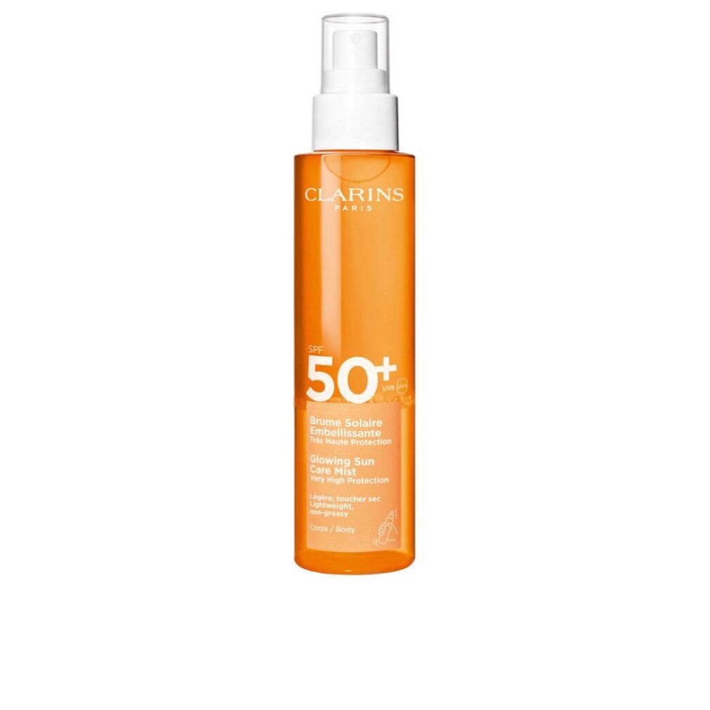 Orangefarbene Sprühflasche mit weißem Sprühkopf. Aufschrift SPF 50+ und Clarins. Produktname und weitere Informationen.