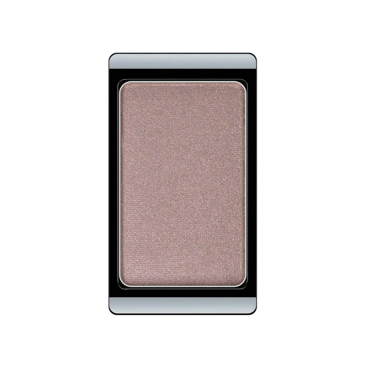 Rechteckiger Lidschatten in Rosé-Gold. Schwarzer Rahmen, silberne Oberseite. Einzelprodukt, helle Beleuchtung.