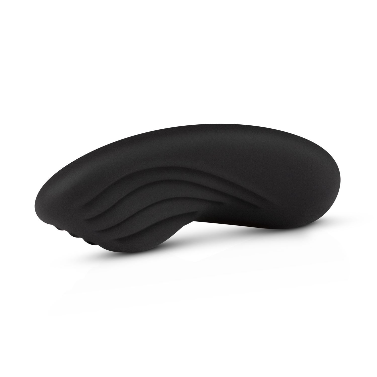 Schwarzer Vibrator mit geschwungenen Rillen. Auf weißem Hintergrund. Ergonomische Form.