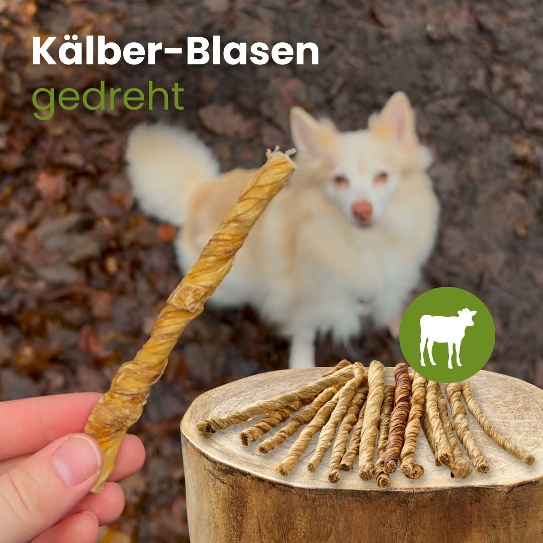 Gedrehte Kälberblasen-Kauartikel für Hunde, Länge 6-21 cm, geringer Fettgehalt, weiche Beschaffenheit.