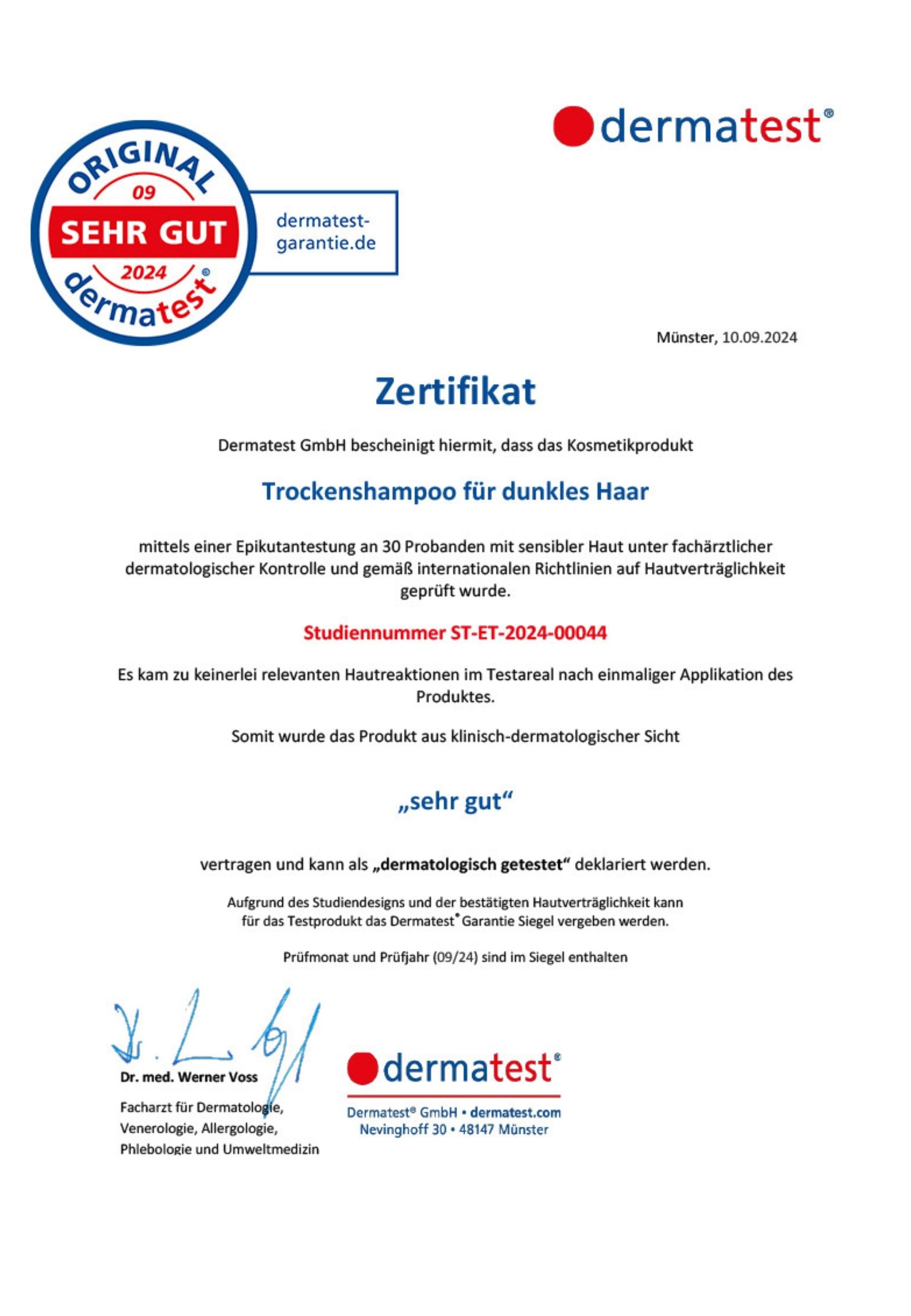 Dermatest-Zertifikat. Text: Trockenshampoo für dunkles Haar. Siegel: Sehr gut.