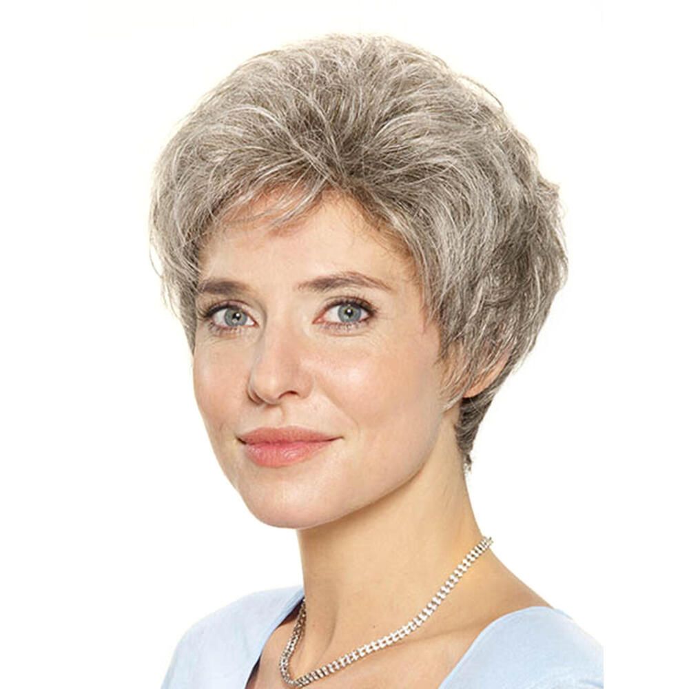 Kurzhaarperücke, graues Haar, Frau mit Halskette. Frontansicht.