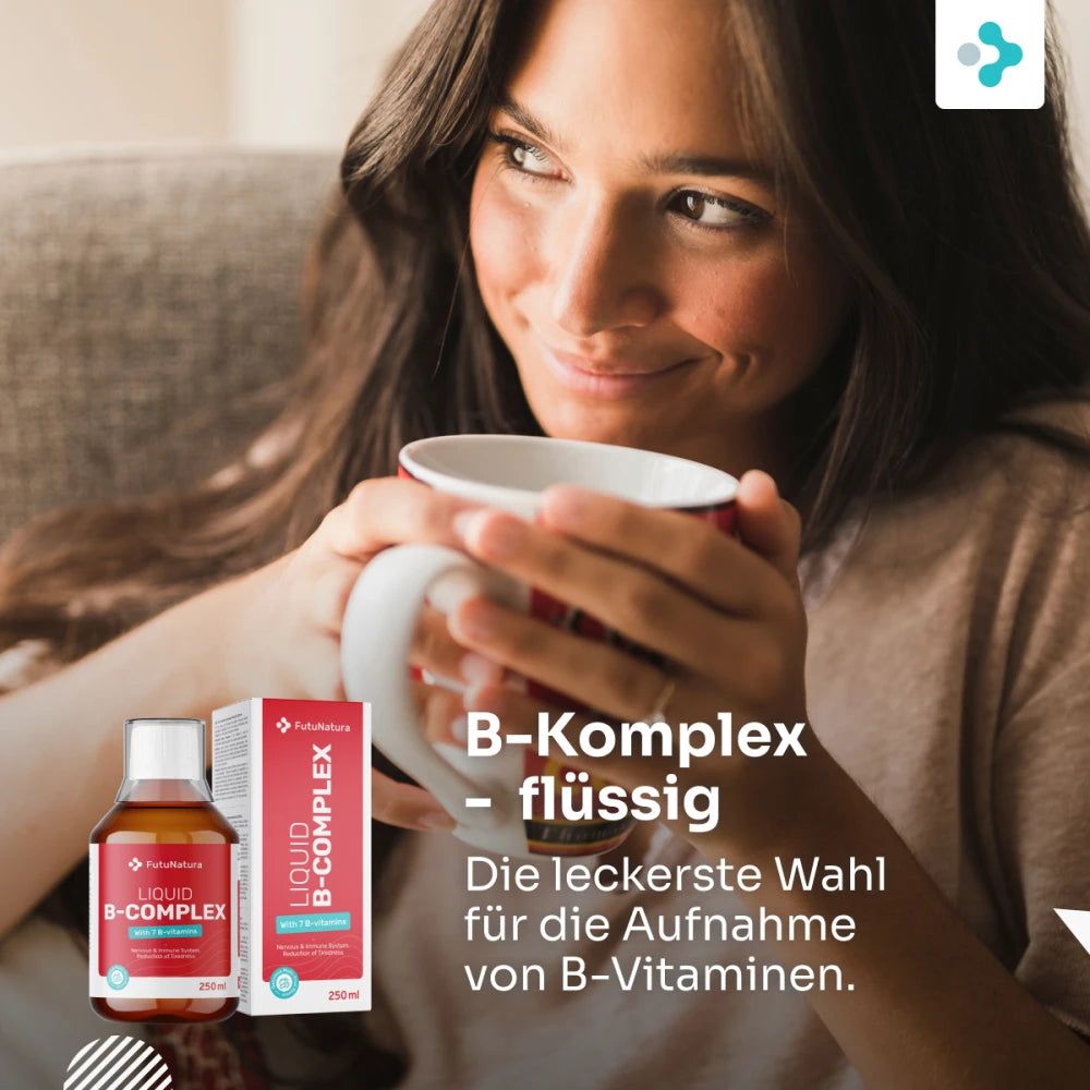 Frau trinkt eine Tasse, daneben FutuNatura B-Komplex flüssig.