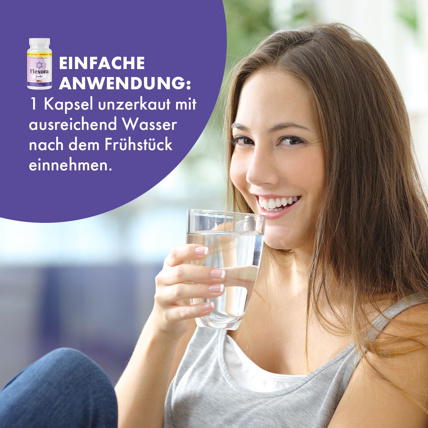 Frau trinkt Wasser, daneben Flexora Forte Kapseln Flasche. Text: Einfache Anwendung: 1 Kapsel nach dem Frühstück mit Wasser einnehmen.