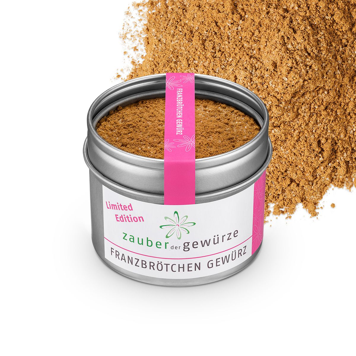 Geöffnete Dose mit Gewürz. Rosa Etikett mit Schriftzug: Zauber der Gewürze Franzbrötchen Gewürz (LE). Gewürz daneben.