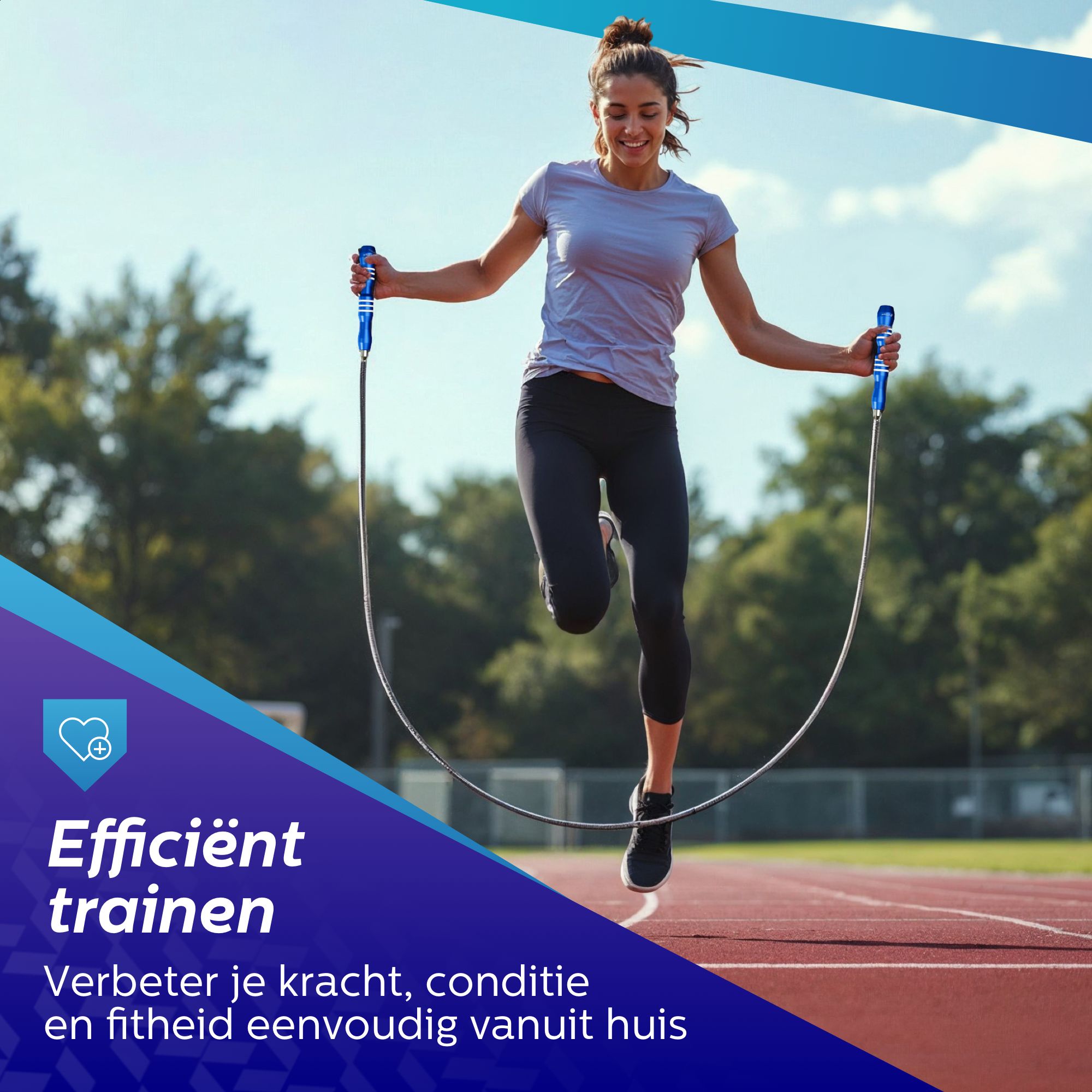 Eine Frau springt mit einem blauen Springseil auf einer Laufbahn. Text: Effizientes Training.