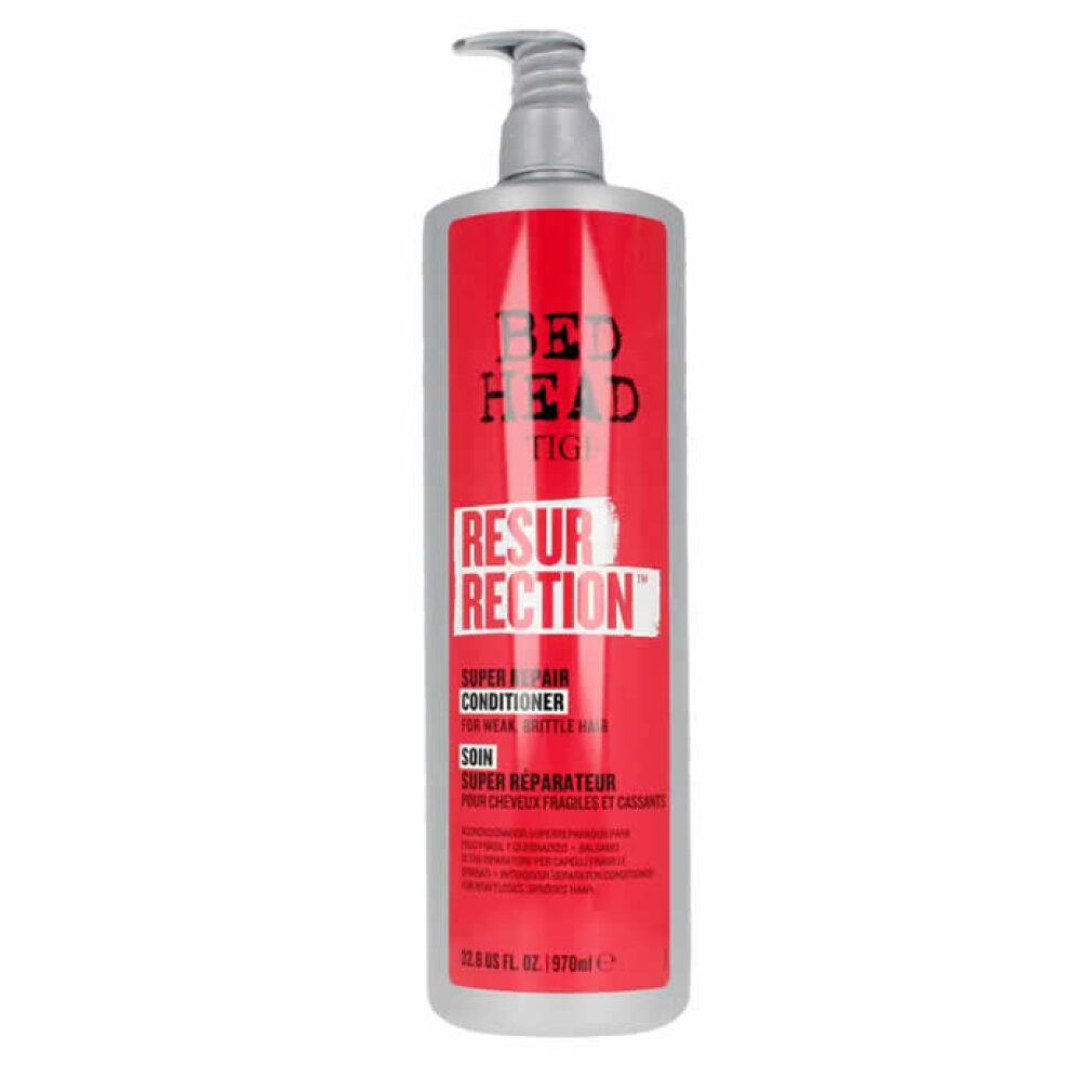 Graue Flasche mit rotem Etikett. Bed Head Tigi Resurrection Conditioner. Mit Pumpe. Text auf Englisch und Französisch.