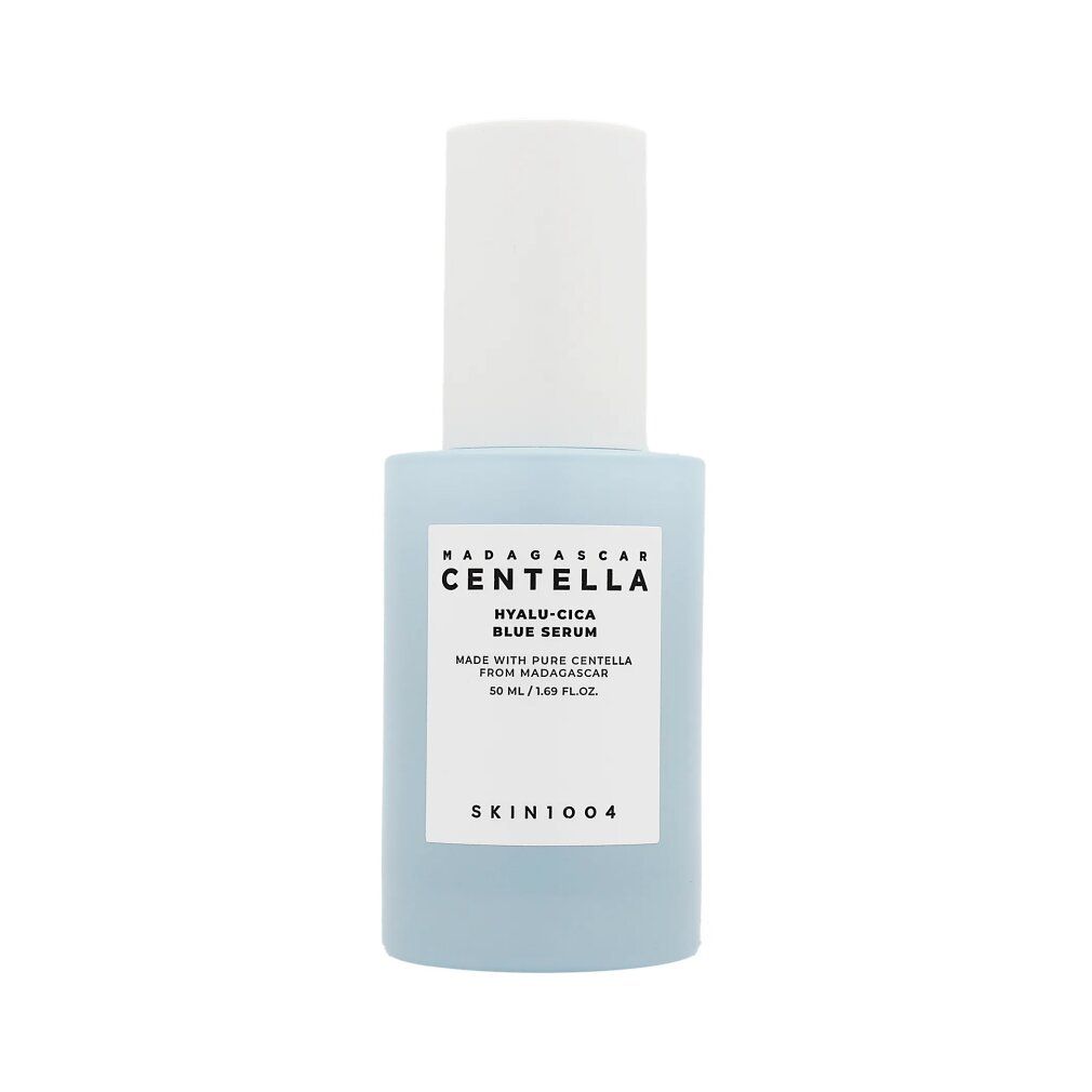 Flasche mit blauem Hyalu-Cica Blue Serum von Centella.