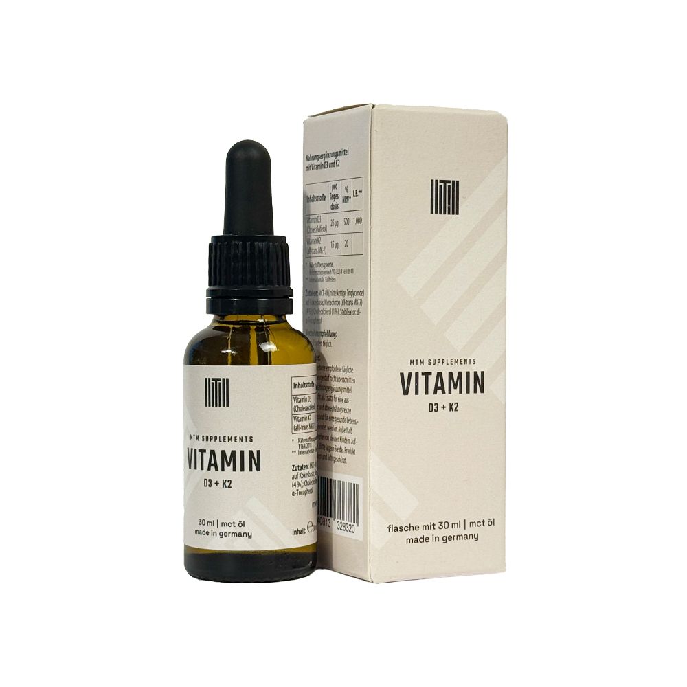 Braunglasflasche mit Tropfer und Karton. Aufschrift: Vitamin D3 + K2. MTM Supplements.
