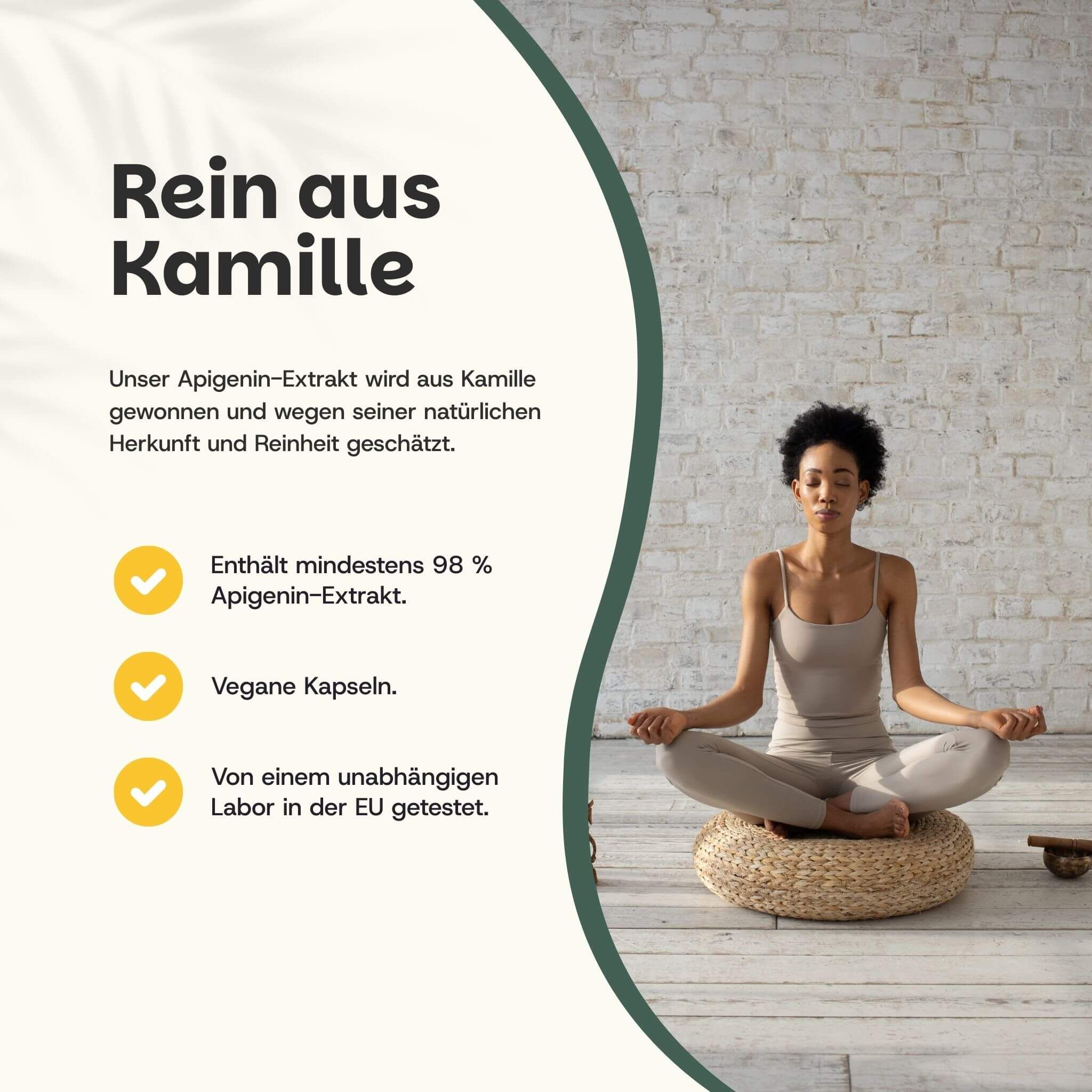 Mehrere Beutel mit Kapseln. Aufschrift: Apigenin 98% Extrakt Kapseln. 60 Kapseln. Braune Verpackung.