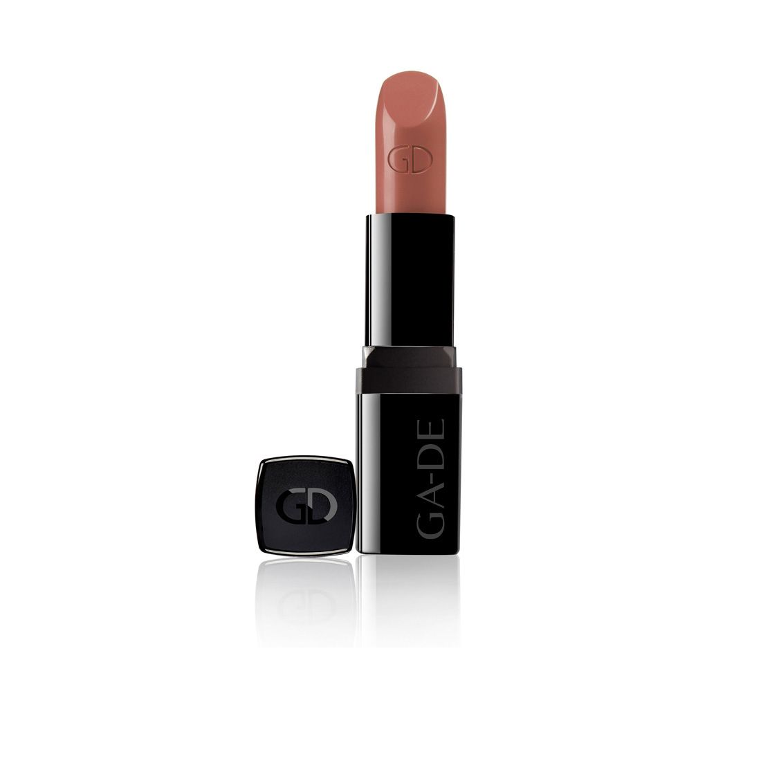 Lippenstift mit beiger Spitze und schwarzer Hülse. Auf der Hülse steht "GA-DE". Die Kappe liegt daneben.