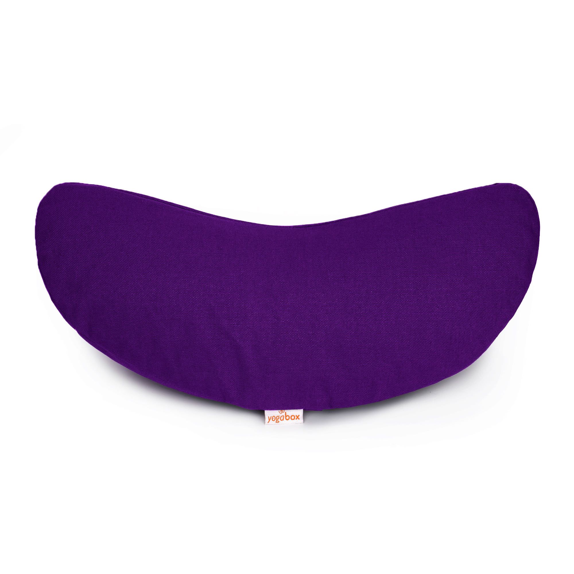 Lila Halbmond-Yogakissen aus Stoff mit kleinem Etikett.