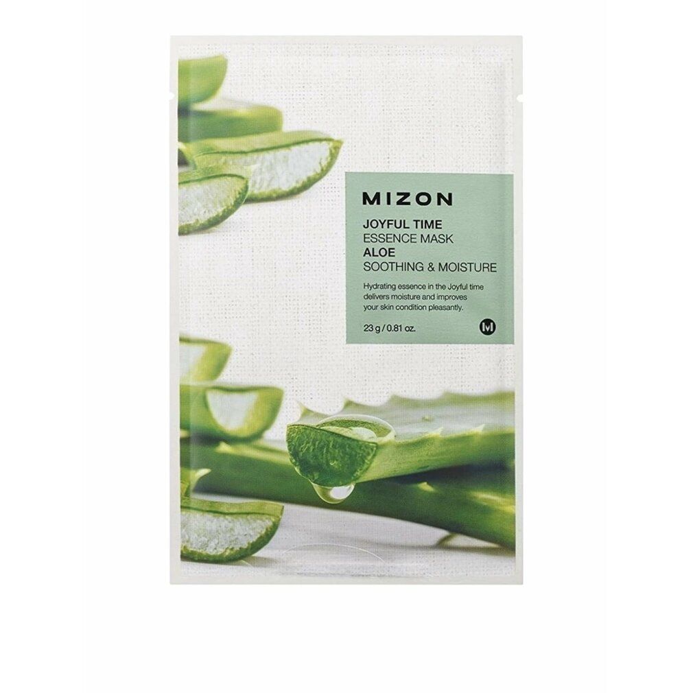Gesichtsmaske mit Aloe Vera. Verpackung mit Produktnamen und Inhaltsstoffen. Aloe Vera-Scheiben als Dekoration.
